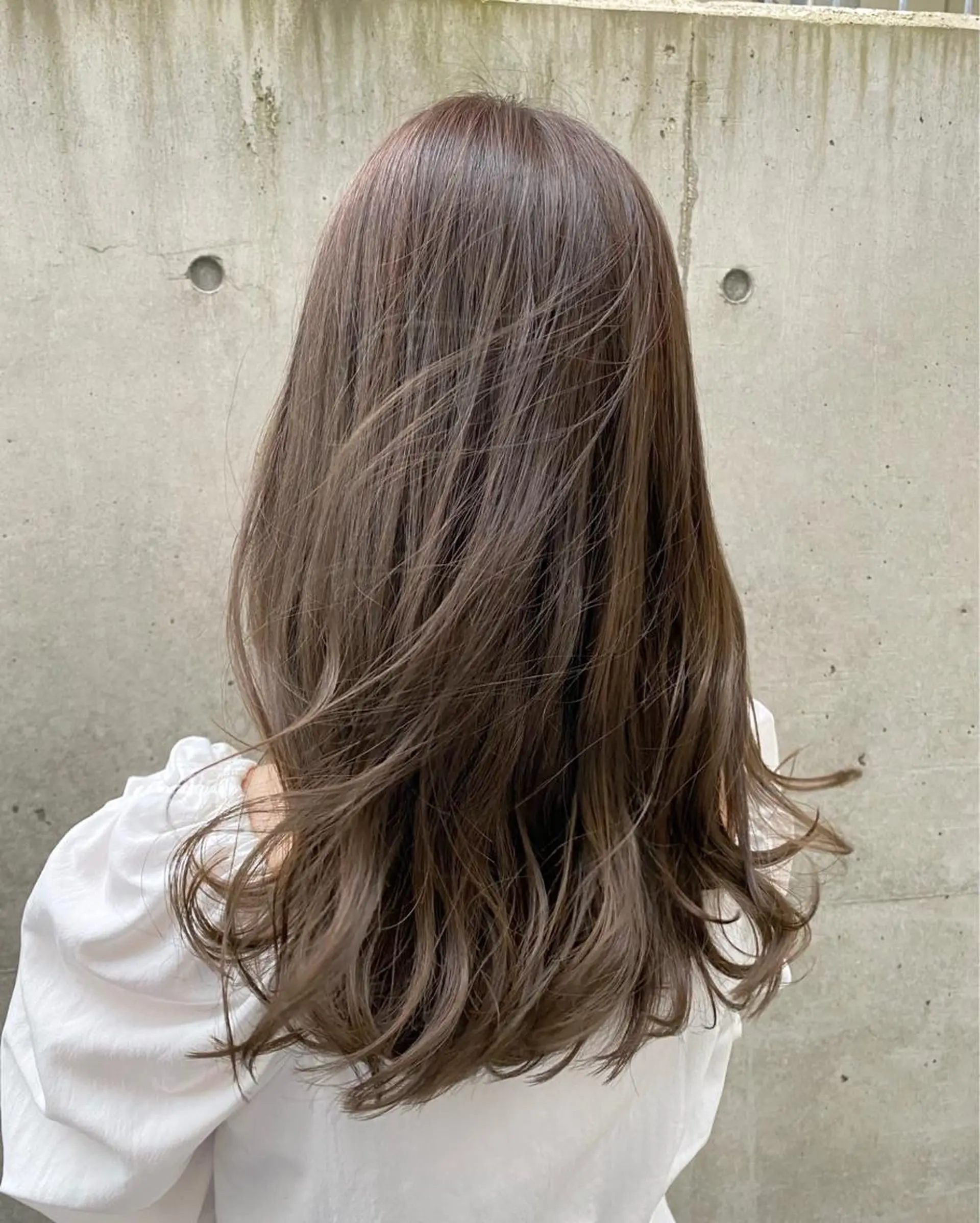 ミディアム カット ヘアカラー トリートメント レイヤーカット /透明感カラー西田のヘアスタイル