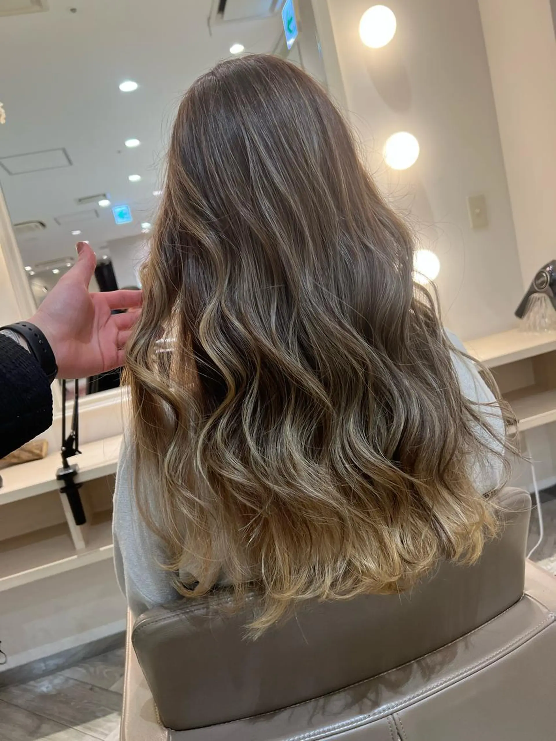 セミロング カラー 🇺🇸海外デザイン iCON TOKYOのヘアスタイル