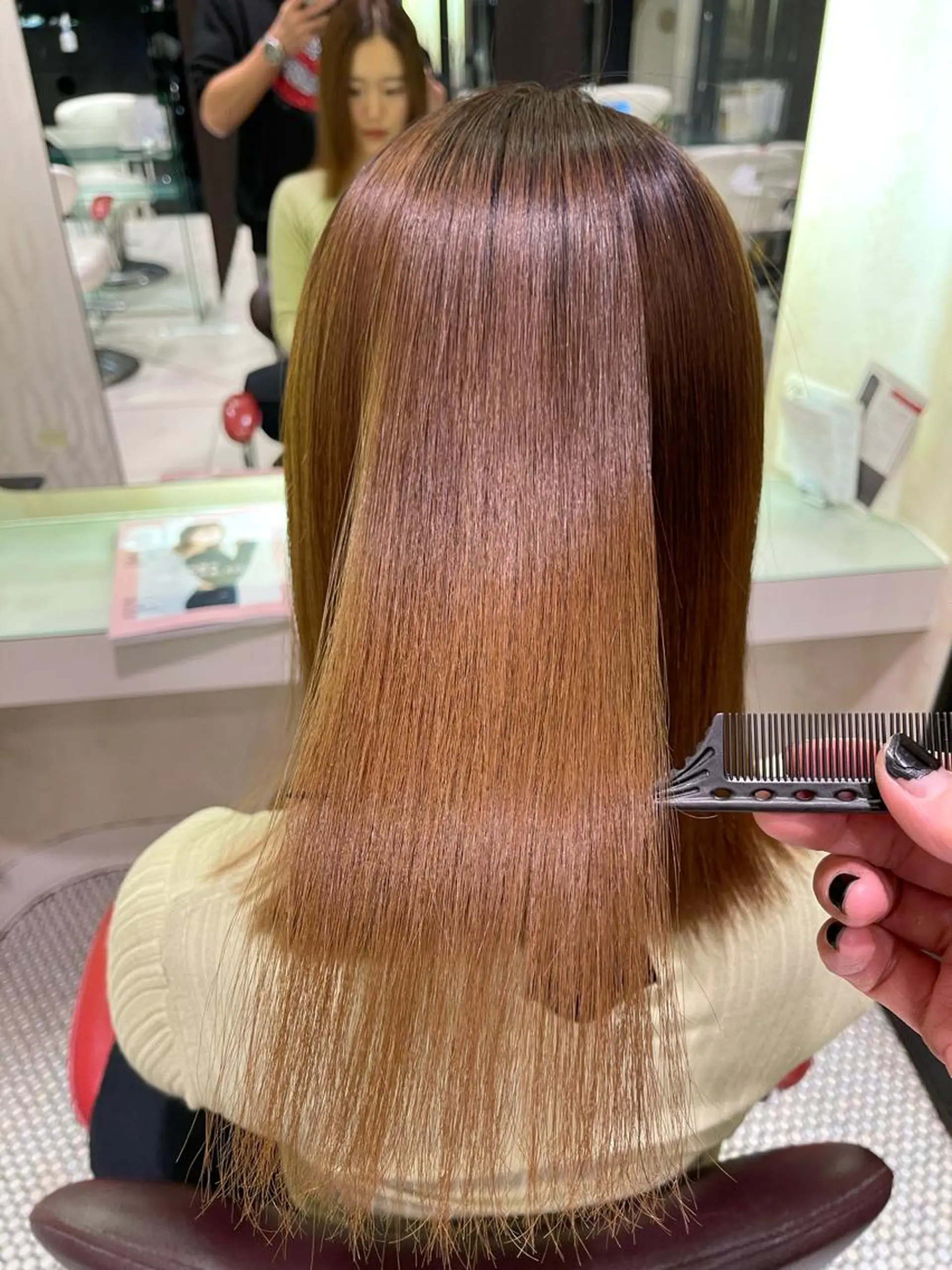 ミディアム くせ毛 学生 髪質改善 レイヤーカット 縮毛矯正 ヘアカラー 縮毛矯正 トリートメント 圧倒的美髪ストレート ツダケイタロウのヘアスタイル