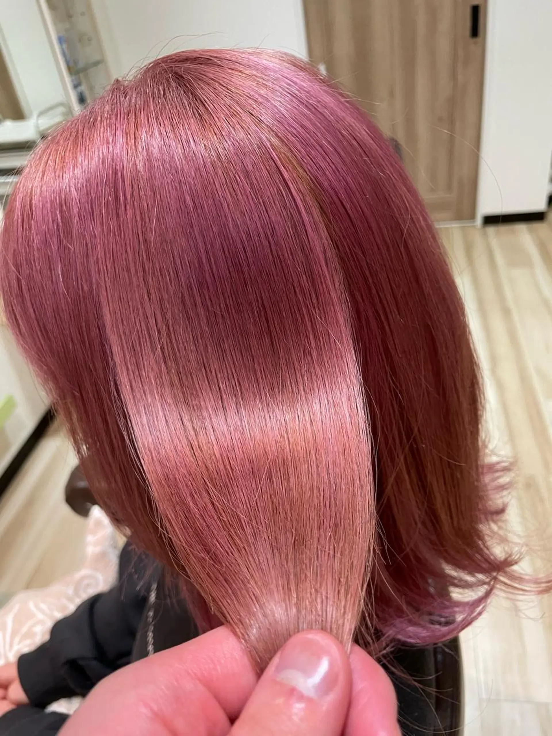 ミディアム カラー 🌈派手髪ハイトーン 🌈鈴木亮太🌈のヘアスタイル