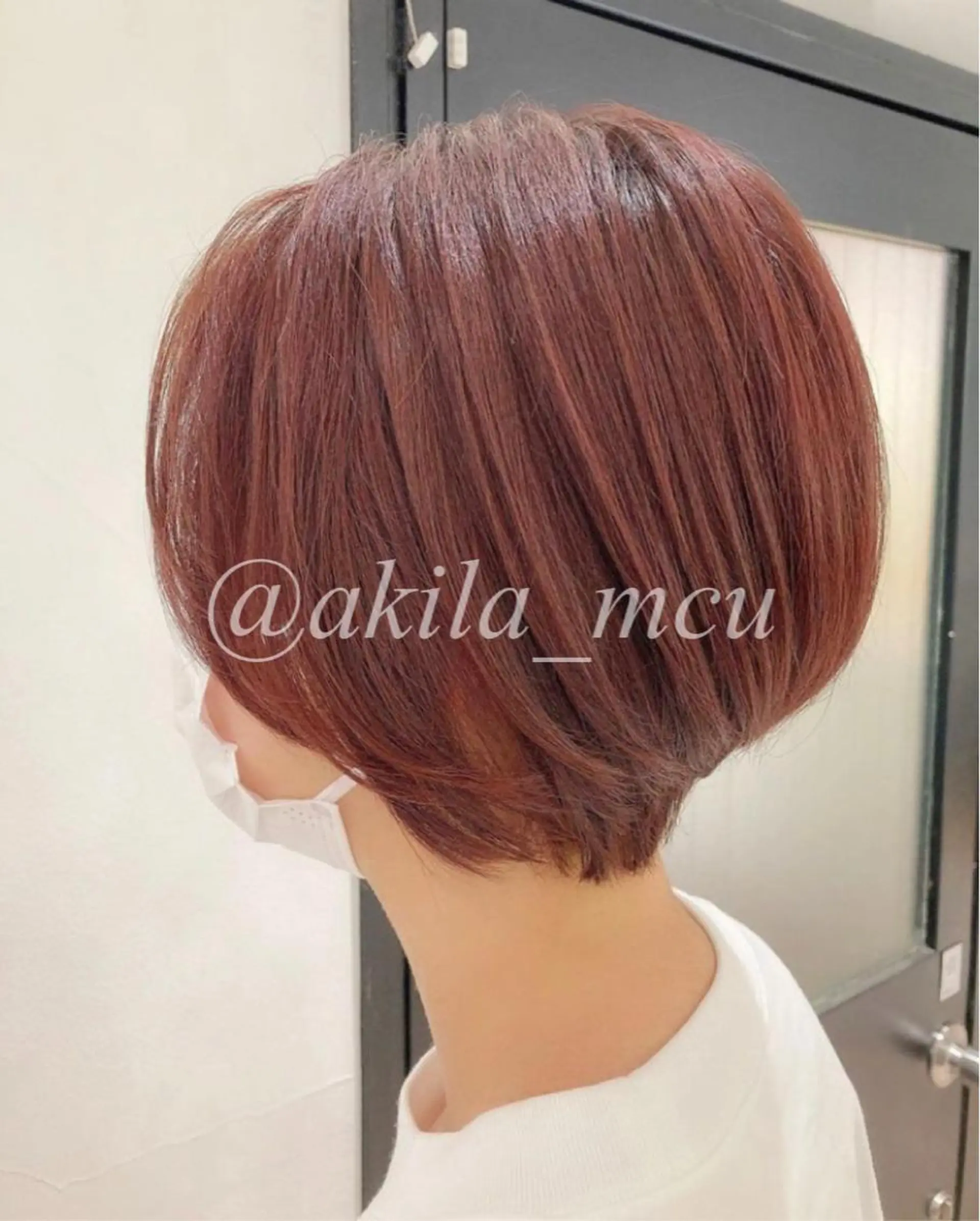 ショート カラー ヘアアレンジ 切りっぱなしボブ ショートボブ ブリーチ カシス 透明感カラー エグチ アキラのヘアスタイル