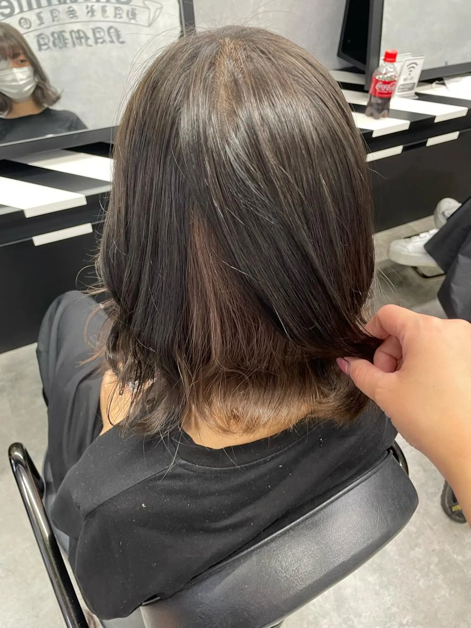 ミディアム Cielro/ダブル カラー/西田咲希のヘアスタイル