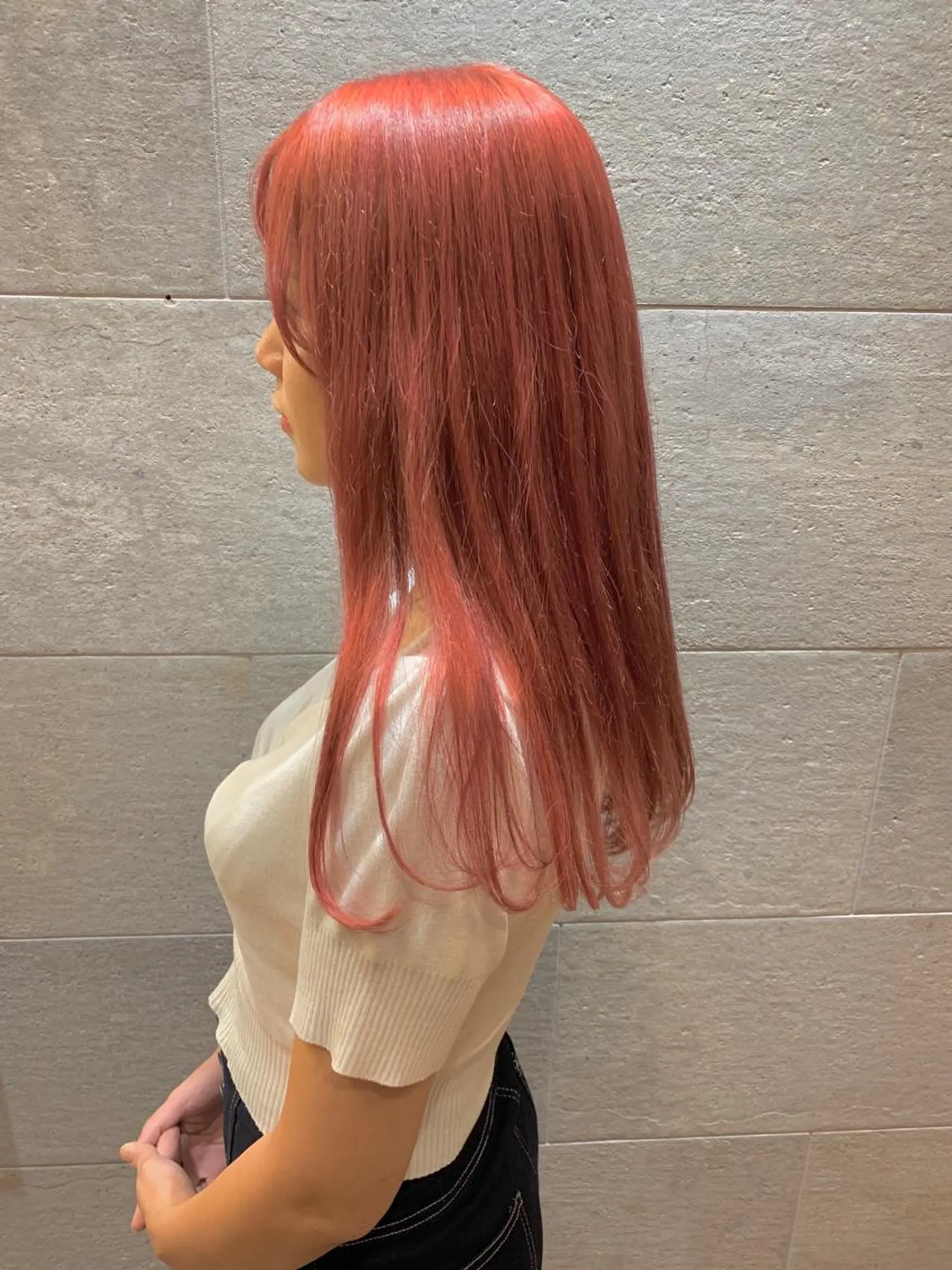 ロング カラー ブリーチ ケアブリーチ ピンクカラー SALOWIN表参道店所属・マンツーマン×半個室 まちだきょうすけのヘアスタイル