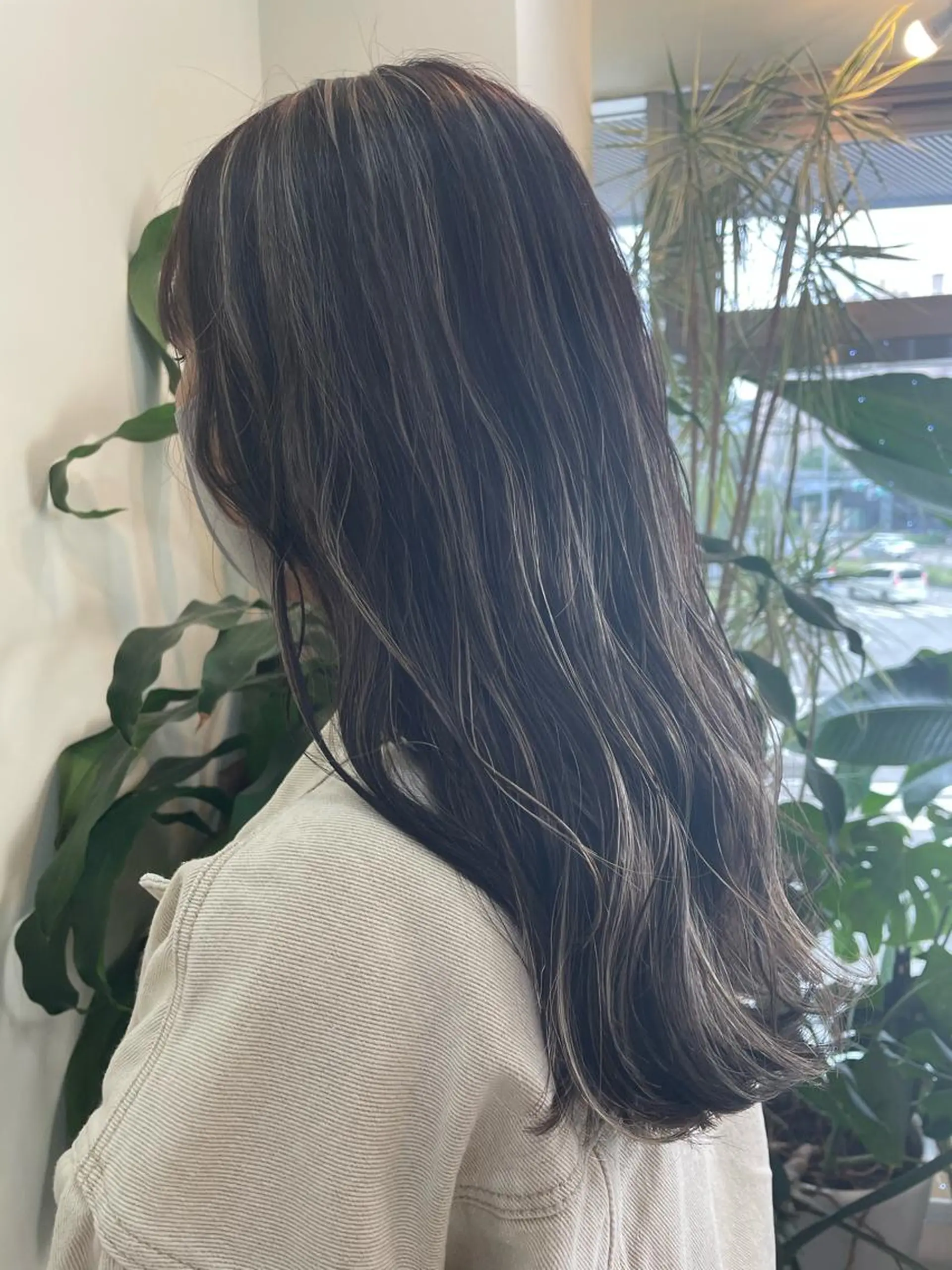 カラー バレイヤージュ ブリーチ ケアブリーチ ダブルカラー イヤリングカラー 戸川 紗良のヘアスタイル