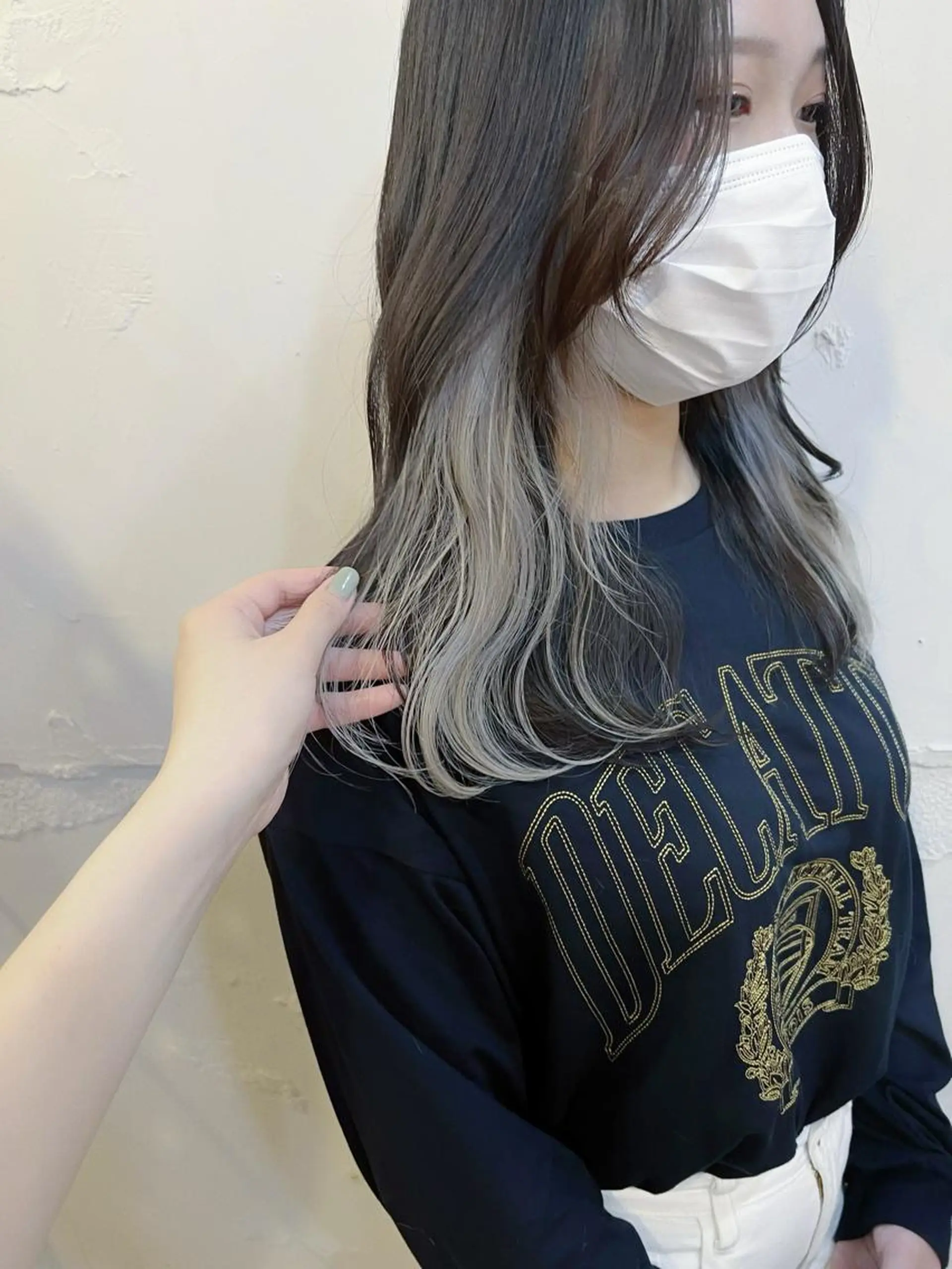 セミロング カラー 🤍 akaneのヘアスタイル