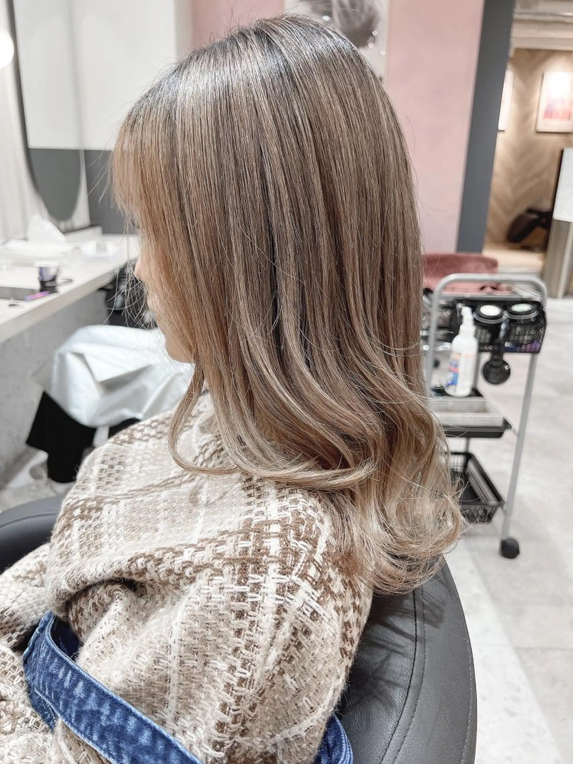 セミロング カラー ヘアカラー LA KING GINZA TOKYO所属・🧡ショートの達人 🧡SHOのヘアスタイル