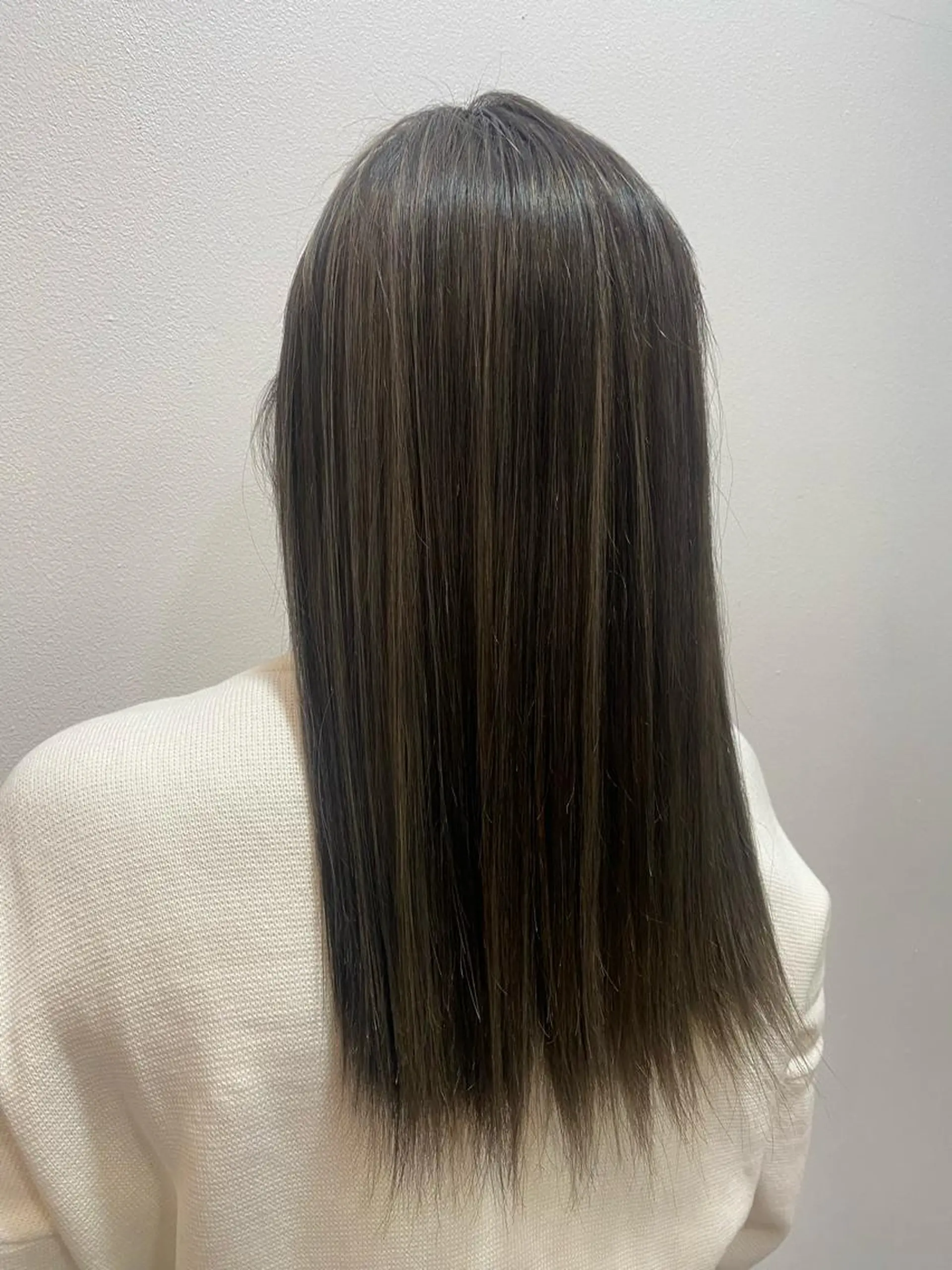 ミディアム レイヤーカット 重原 彩香のヘアスタイル