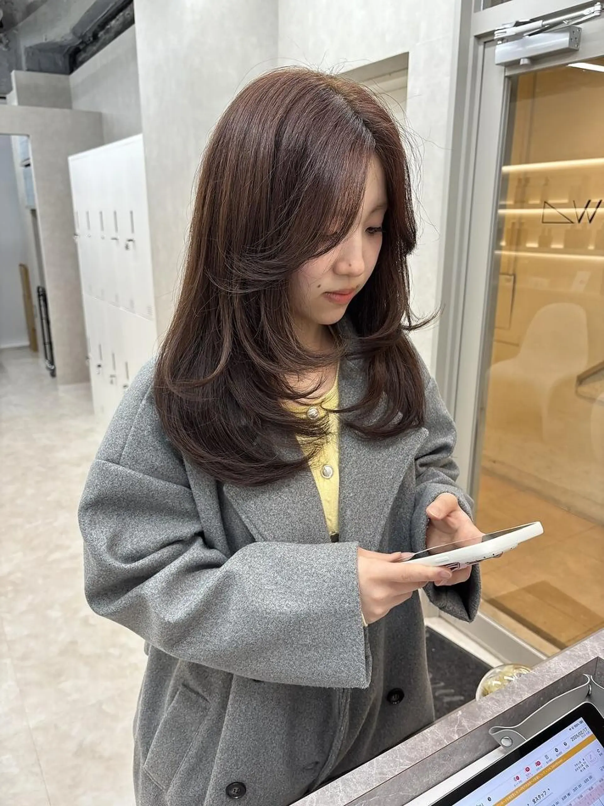 カラー セミロング ショートボブ セミロングパーマ バレイヤージュ 黒髪 ブリーチ カット ヘアカラー トリートメント ROW 札幌のヘアスタイル
