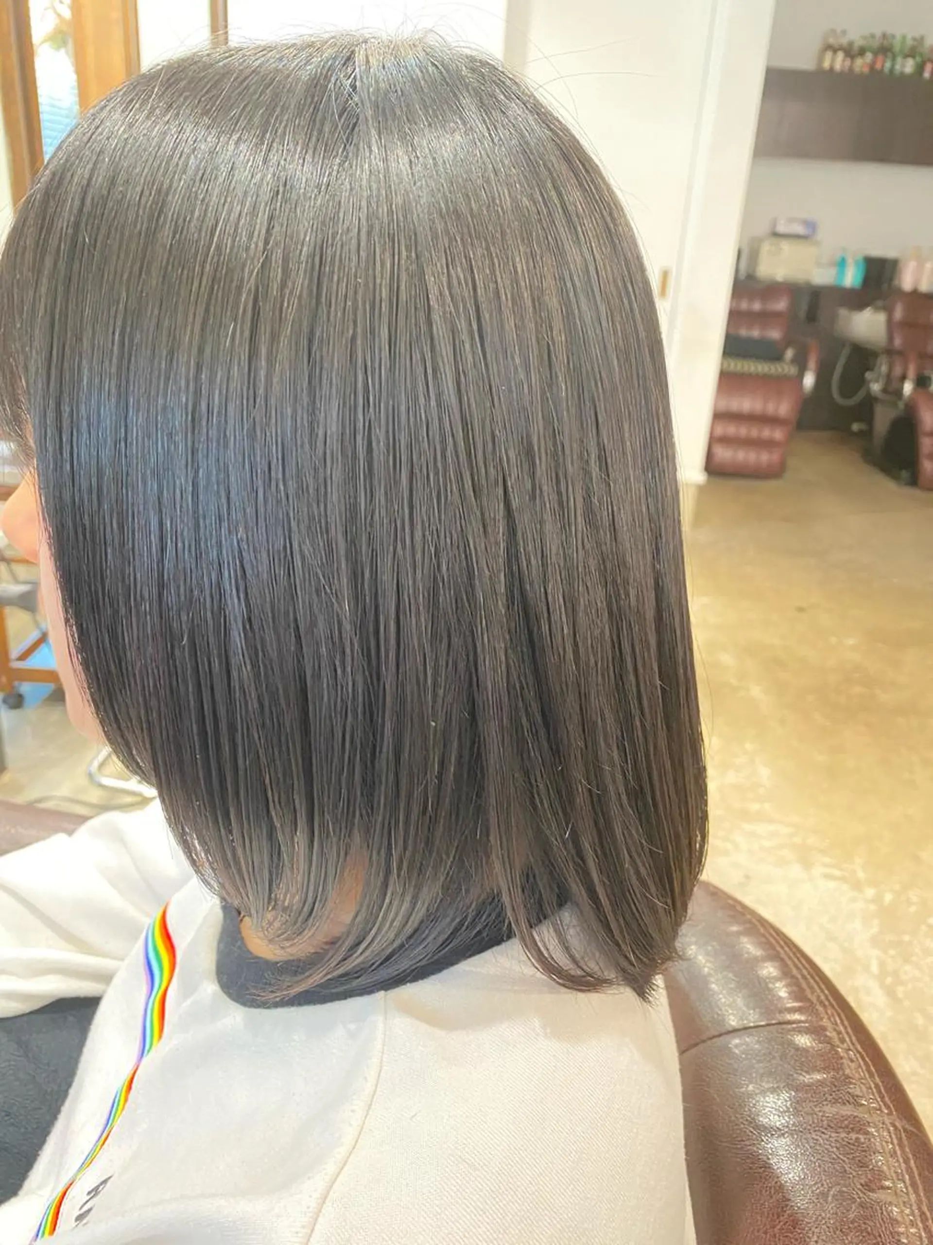 ミディアム パーマ 縮毛矯正 ストレートパーマ 沖田 舞衣のヘアスタイル