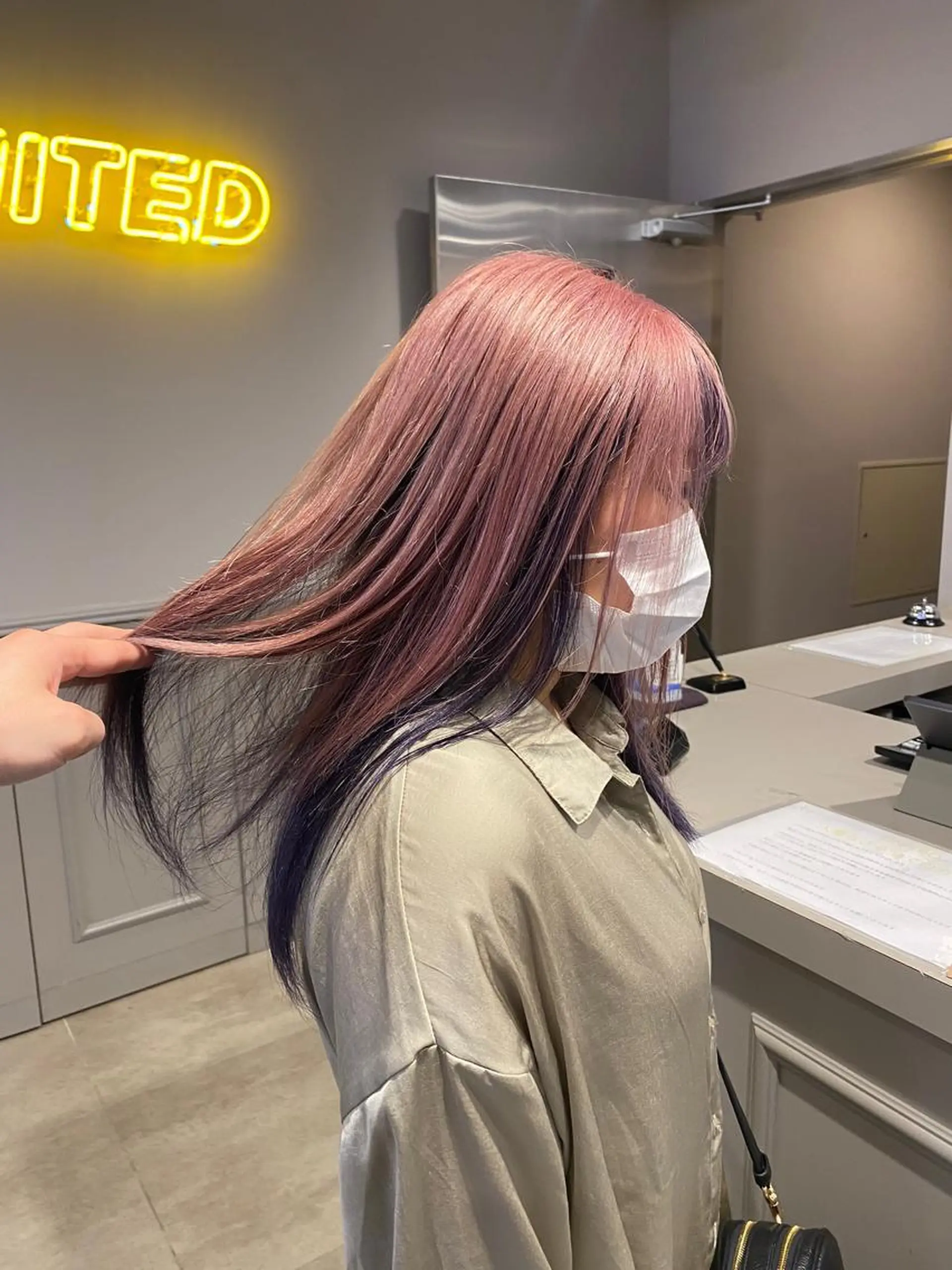 ミディアム カラー ブルーカラー ブルーラベンダー ラベンダーカラー ピンクカラー ホワイトピンク ヘアカラー ヘアセット 韓国/トレンド レイヤー【101】のヘアスタイル