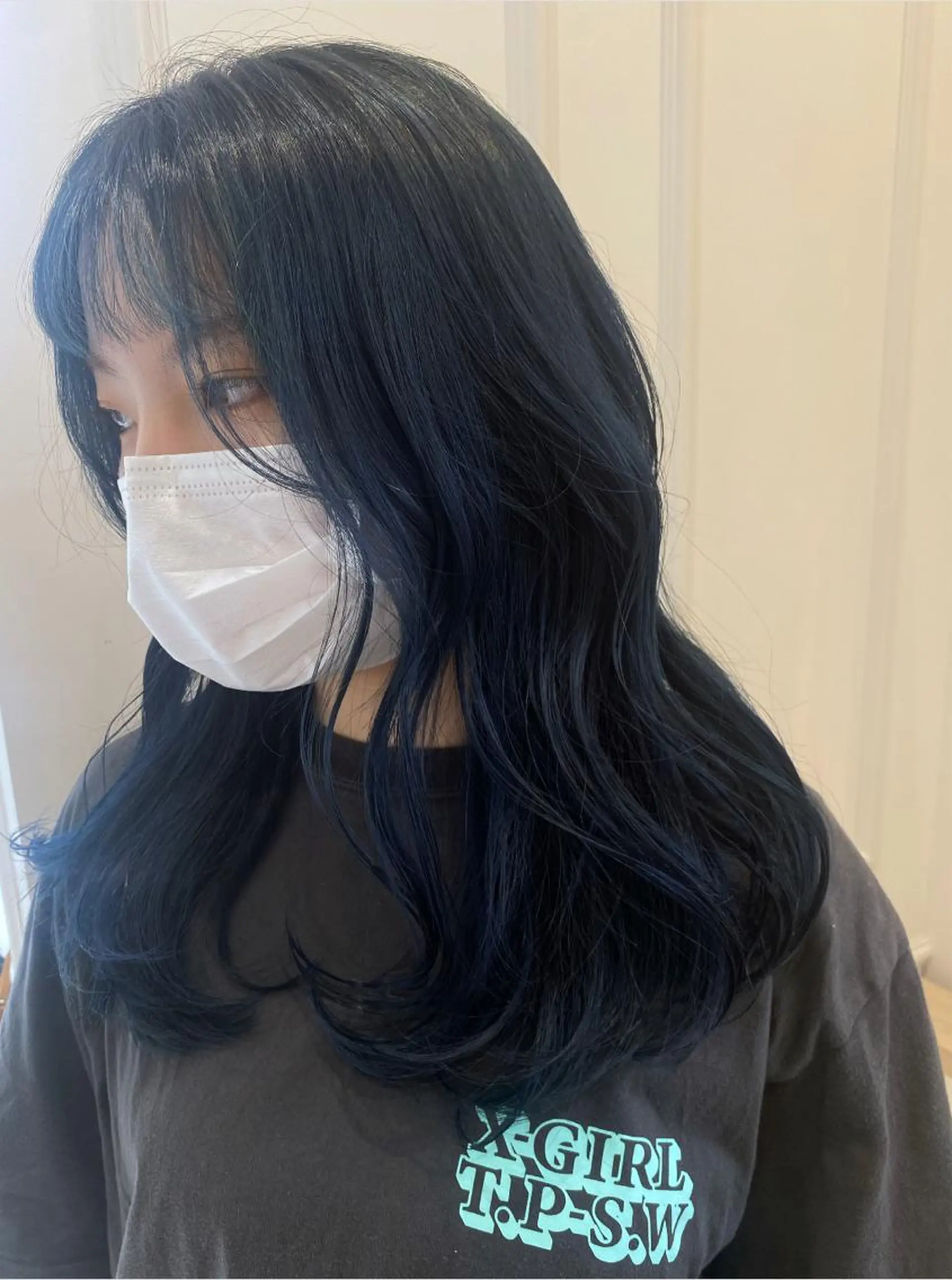 ロング カラー 黒髪 ブルーカラー ブルーブラック ヘアカラー トリートメント 小顔レイヤー/ ベージュ🤍Rieのヘアスタイル