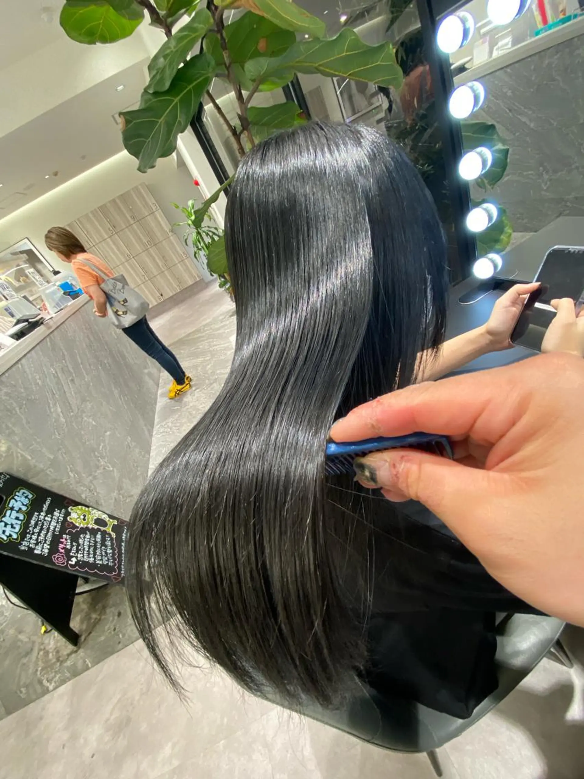 ロング ムトウセイマ/ 縮毛矯正/ブリーチのヘアスタイル