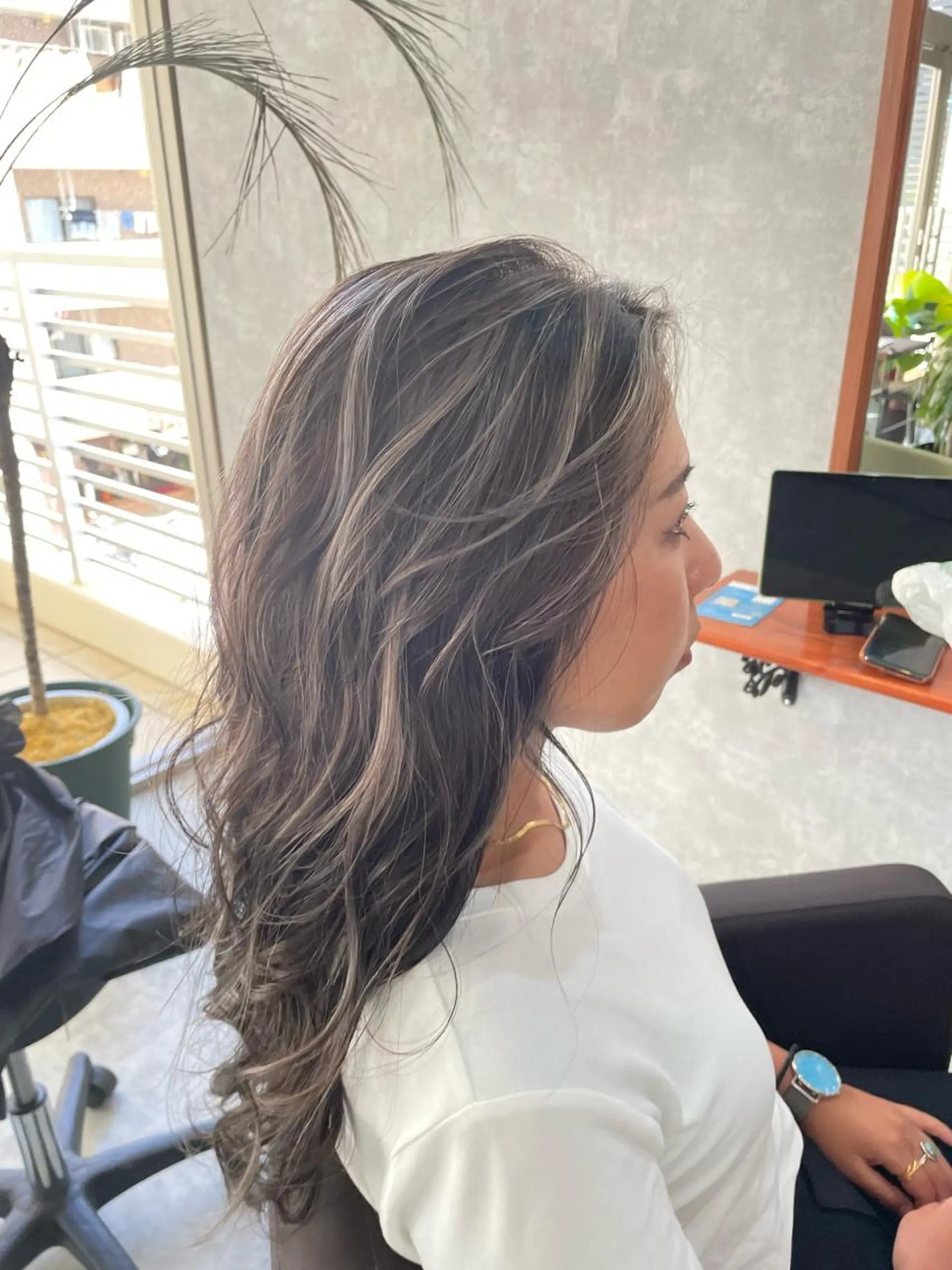 ロング ハイライト andKおもろまち店 艶ダブルカラー✨のヘアスタイル