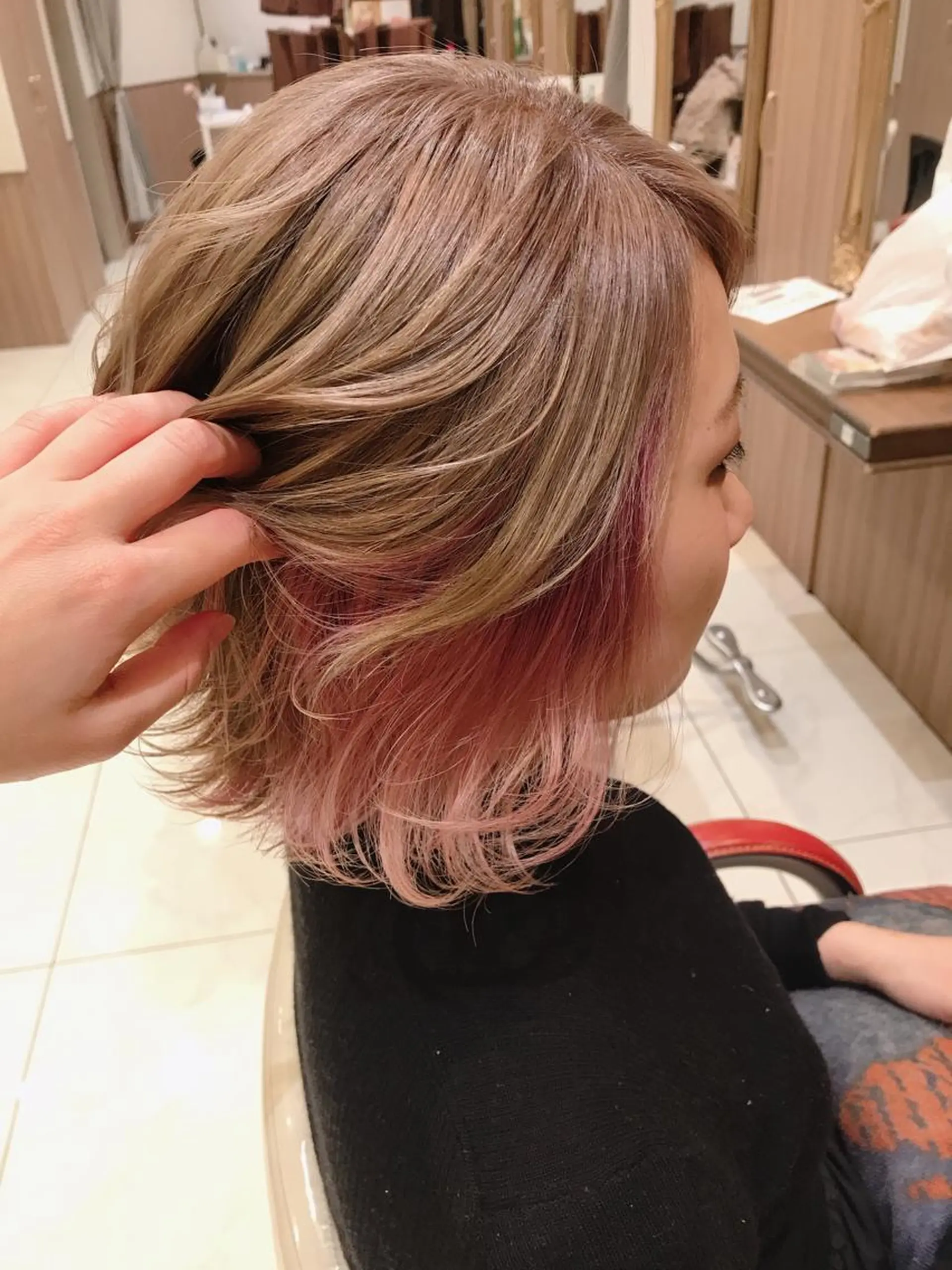 ミディアム カラー 古川 琴美のヘアスタイル