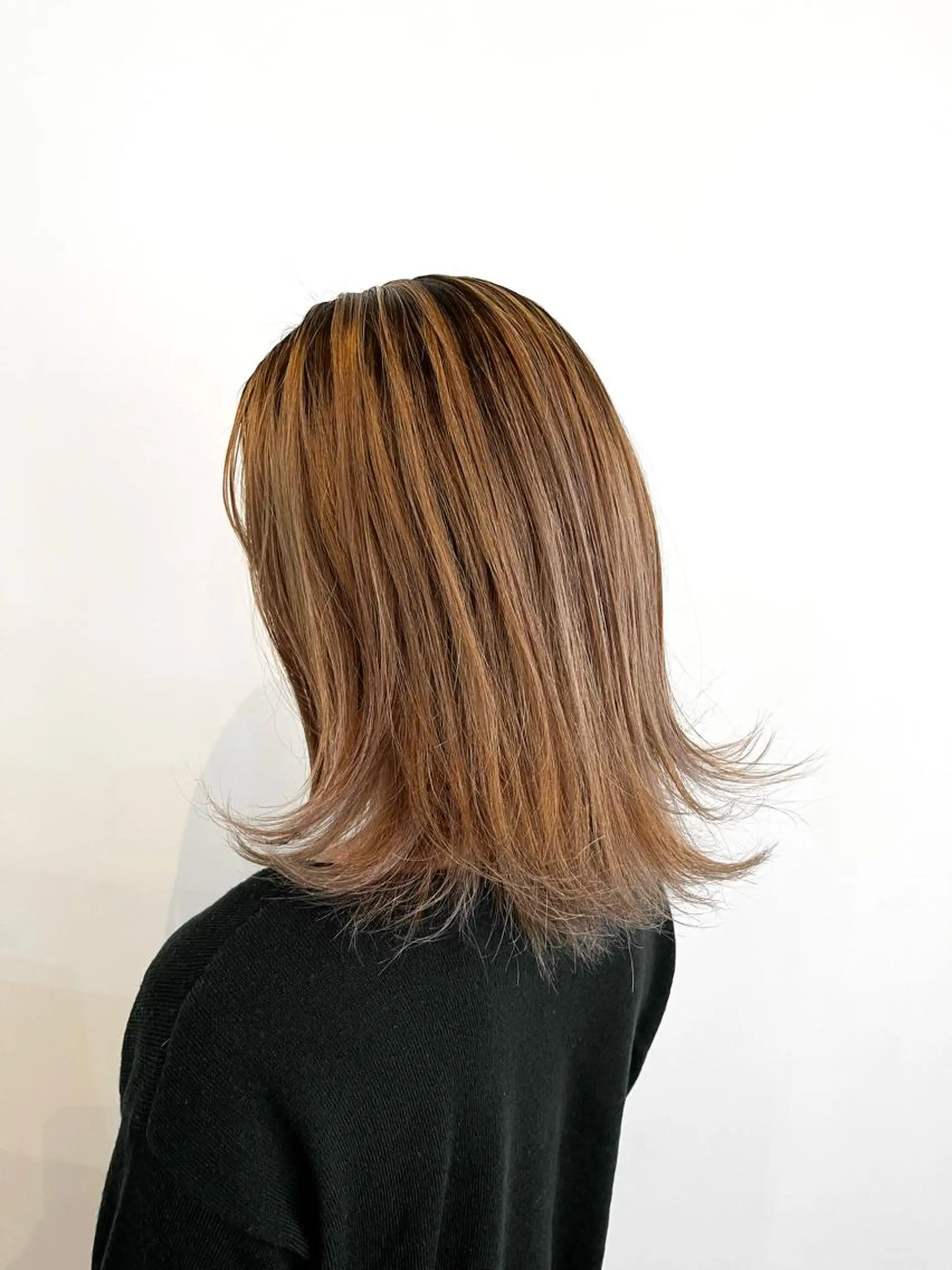 ミディアム カラー ブリーチ ダブルカラー グレージュ ハイライトカラー ハイトーンカラー LadyBeetle 山本泰史のヘアスタイル