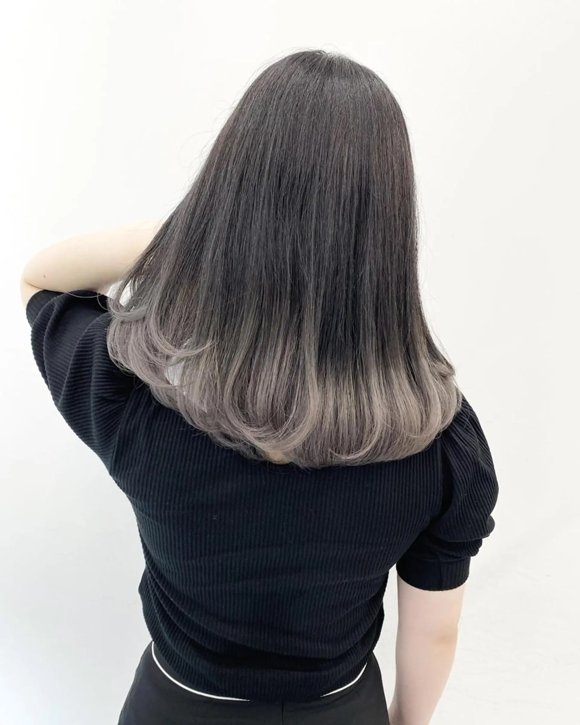 ロング カラー ヘアアレンジ パーマ 公式 Ease by amble luxeのヘアスタイル