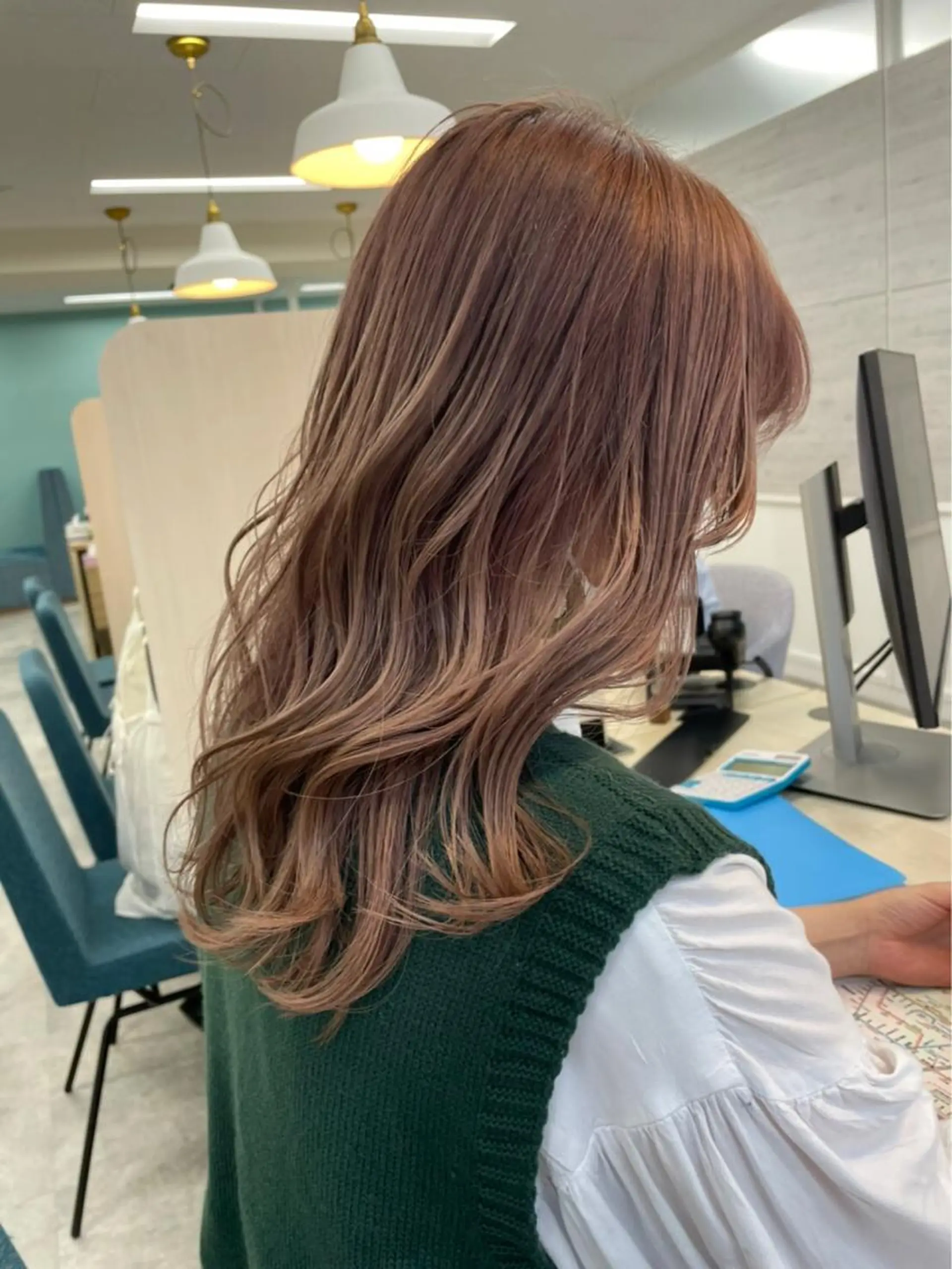 セミロング カット ヘアカラー 🌼渋谷韓国レイヤー 桑尾幸奈🌼のヘアスタイル