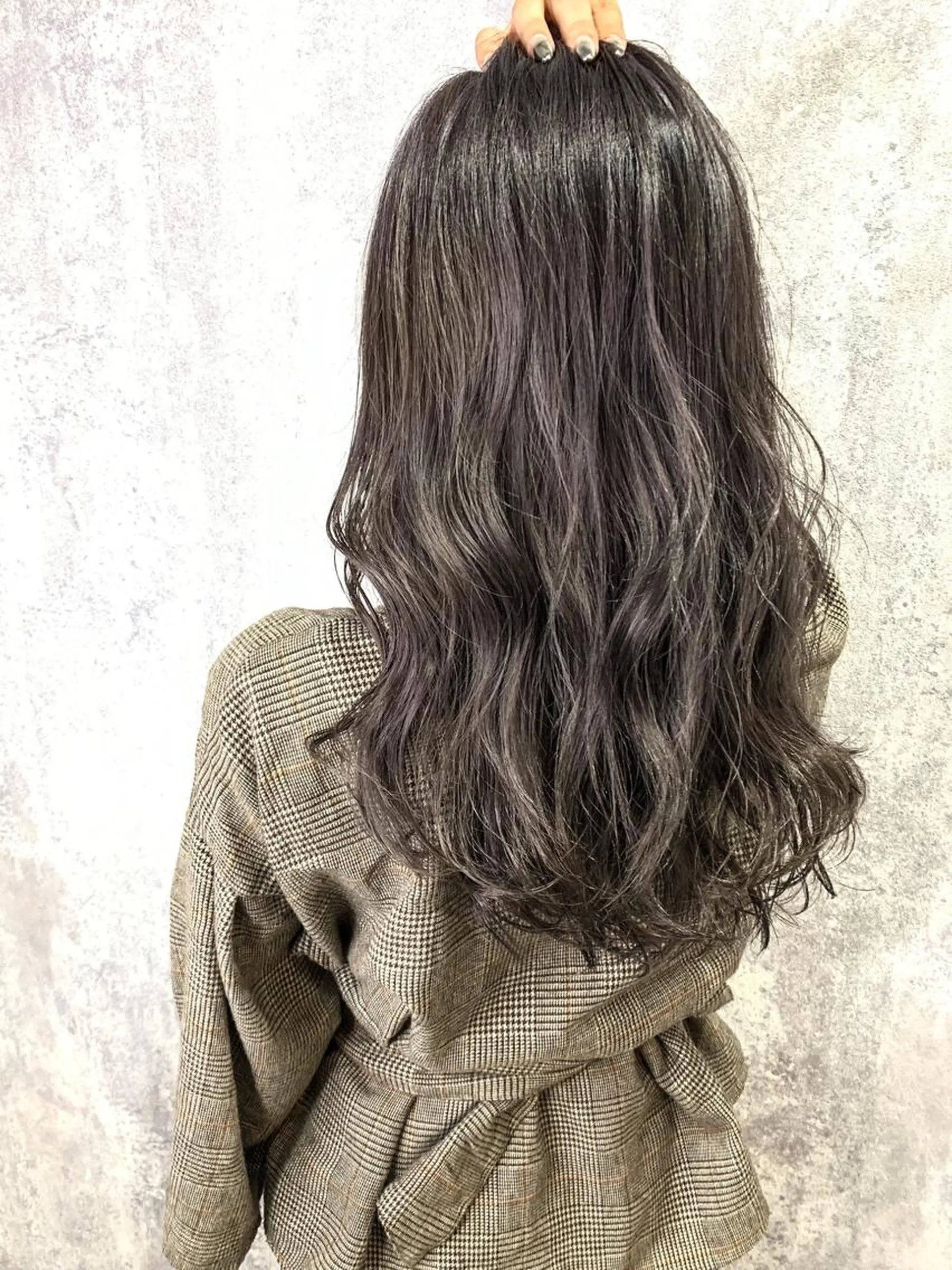 ロング カラー パーマ ヘアアレンジ メンズ メンズブリーチ ブリーチ グレージュ ラベンダーカラー ラベンダーグレージュ カット ヘアカラー トリートメント Zina福岡天神🪞 髪質改善🪞レイヤーのヘアスタイル
