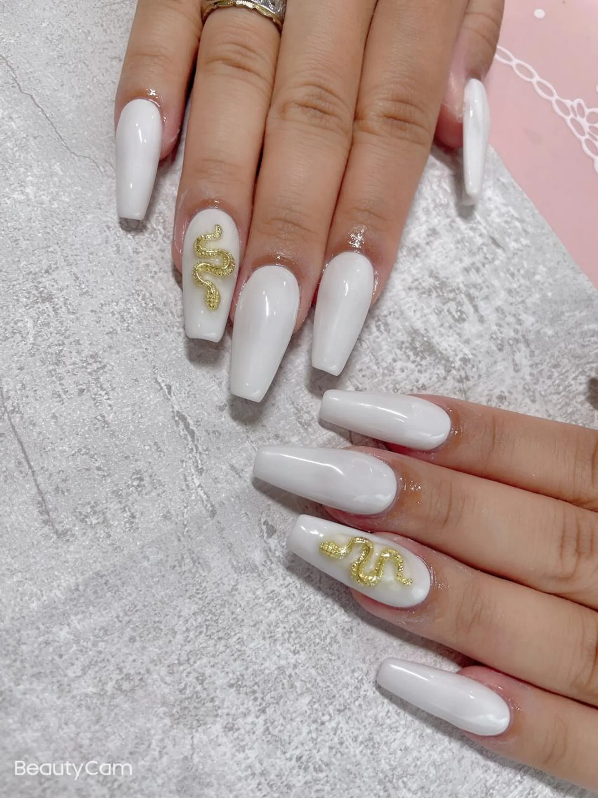 セミロング ネイル 《LB》ラブリエ Nail&eyeのマツエク・マツパデザイン