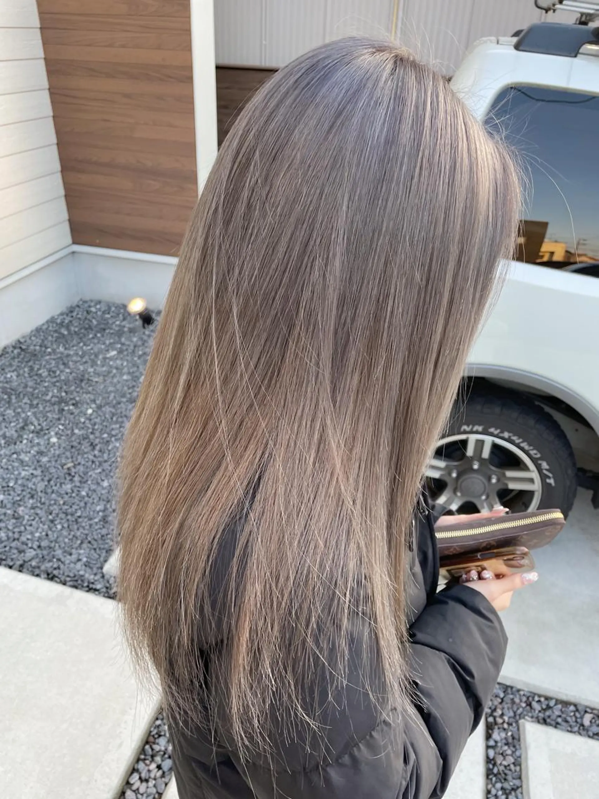 カラー ベージュカラー ハイトーンカラー シルバー シルバーベージュ Matsubara asuka  ☪︎のヘアスタイル