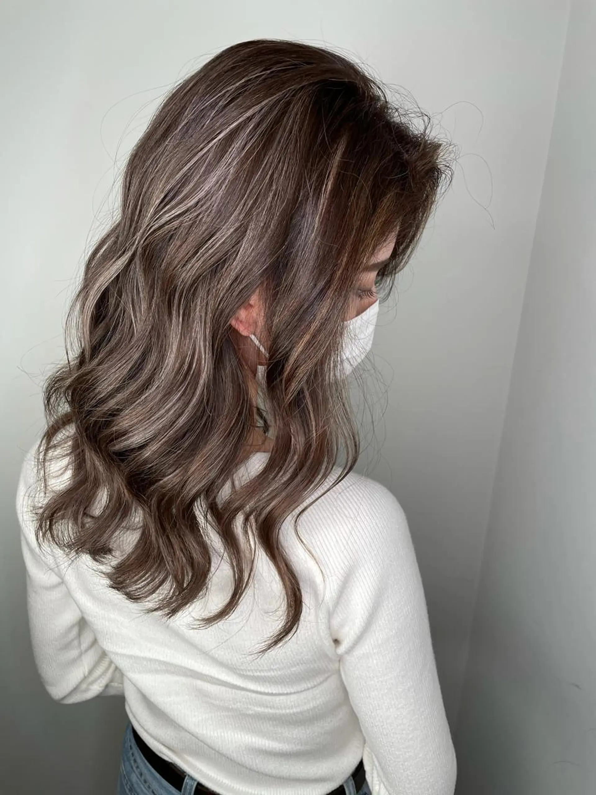 セミロング 手島 カミラのヘアスタイル