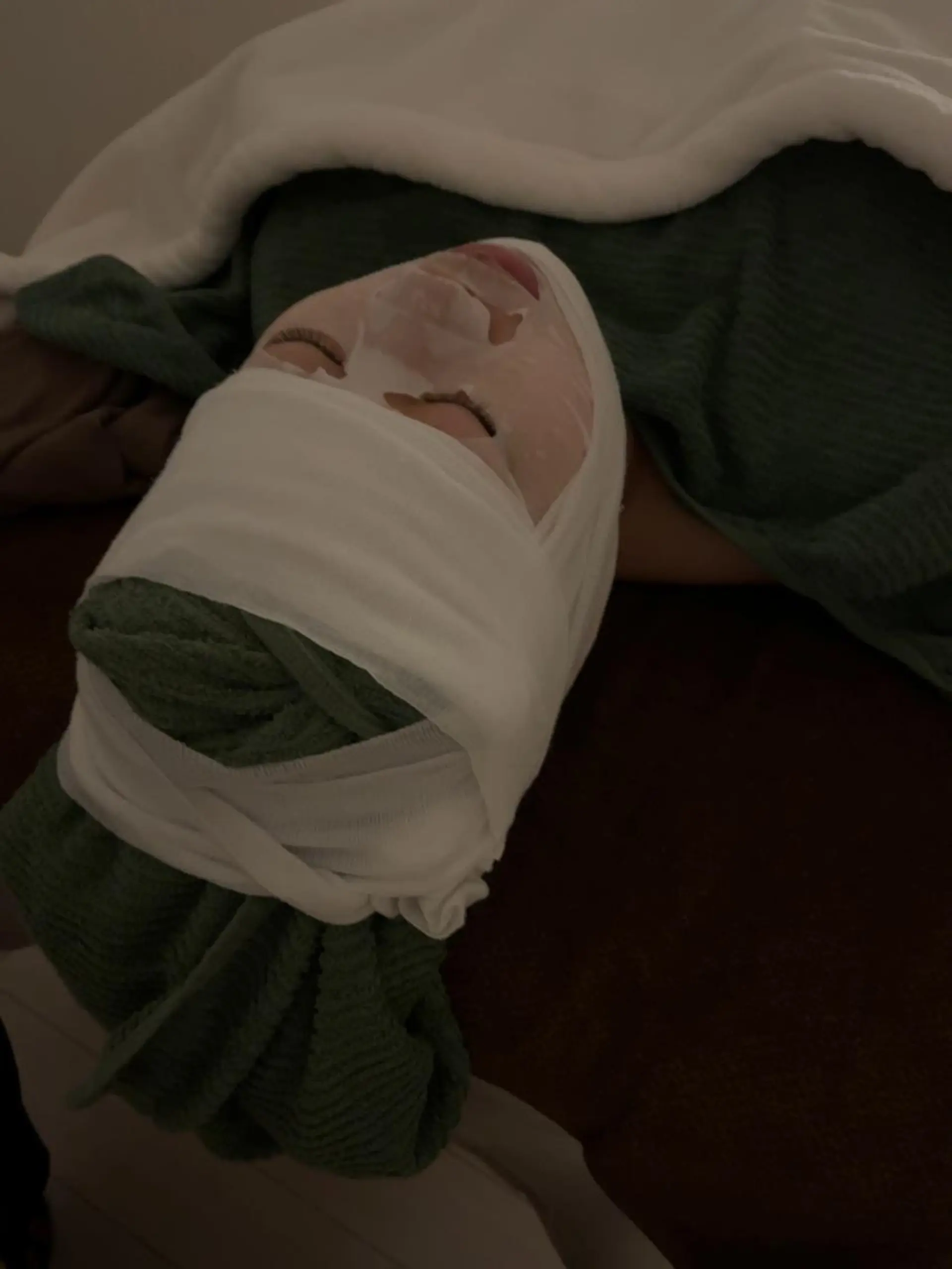 ロング カラー パーマ ヘアアレンジ メンズ キッズ ネイル マツエク・マツパ アイブロウ 即小顔•眠りの 温ヘッド【jiu】のエステ・リラクイメージ