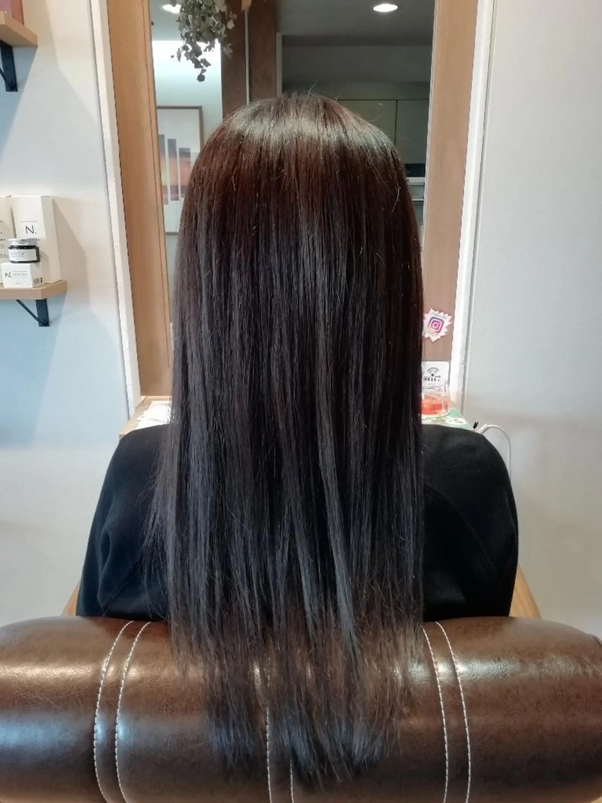 カラー アッシュ アッシュグレー ブリーチ 堀 望美のヘアスタイル