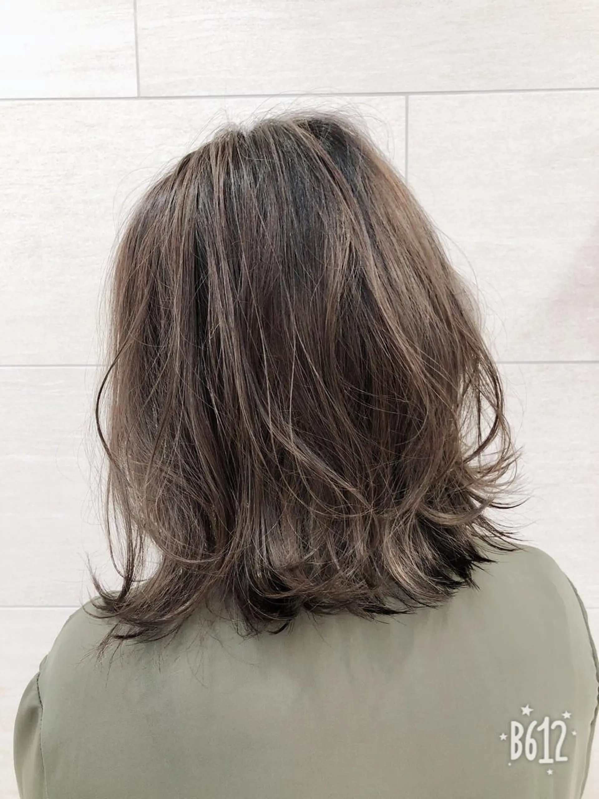 ミディアム カラー グレージュ ボブ 外ハネヘア カット ヘアカラー トリートメント 似合わせ/小顔カット 🔷山方直也のヘアスタイル
