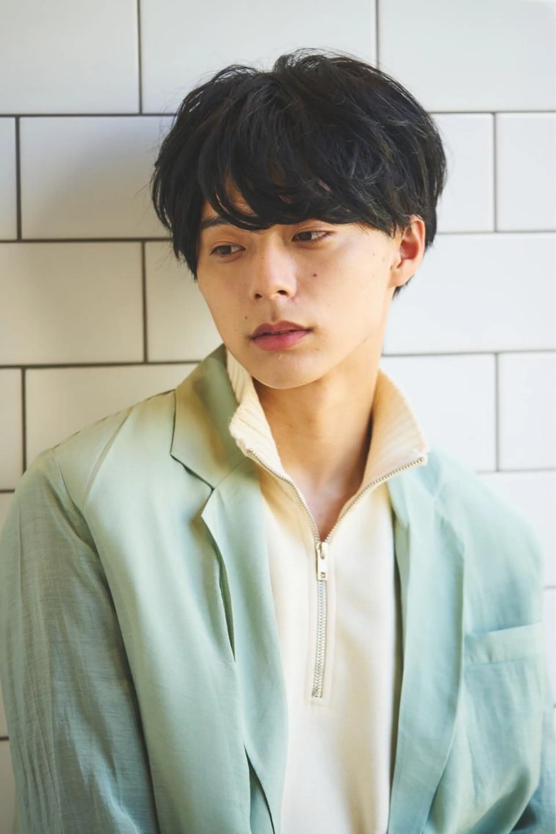 メンズ MIYU透明感カラー ブリーチなしWカラーのヘアスタイル