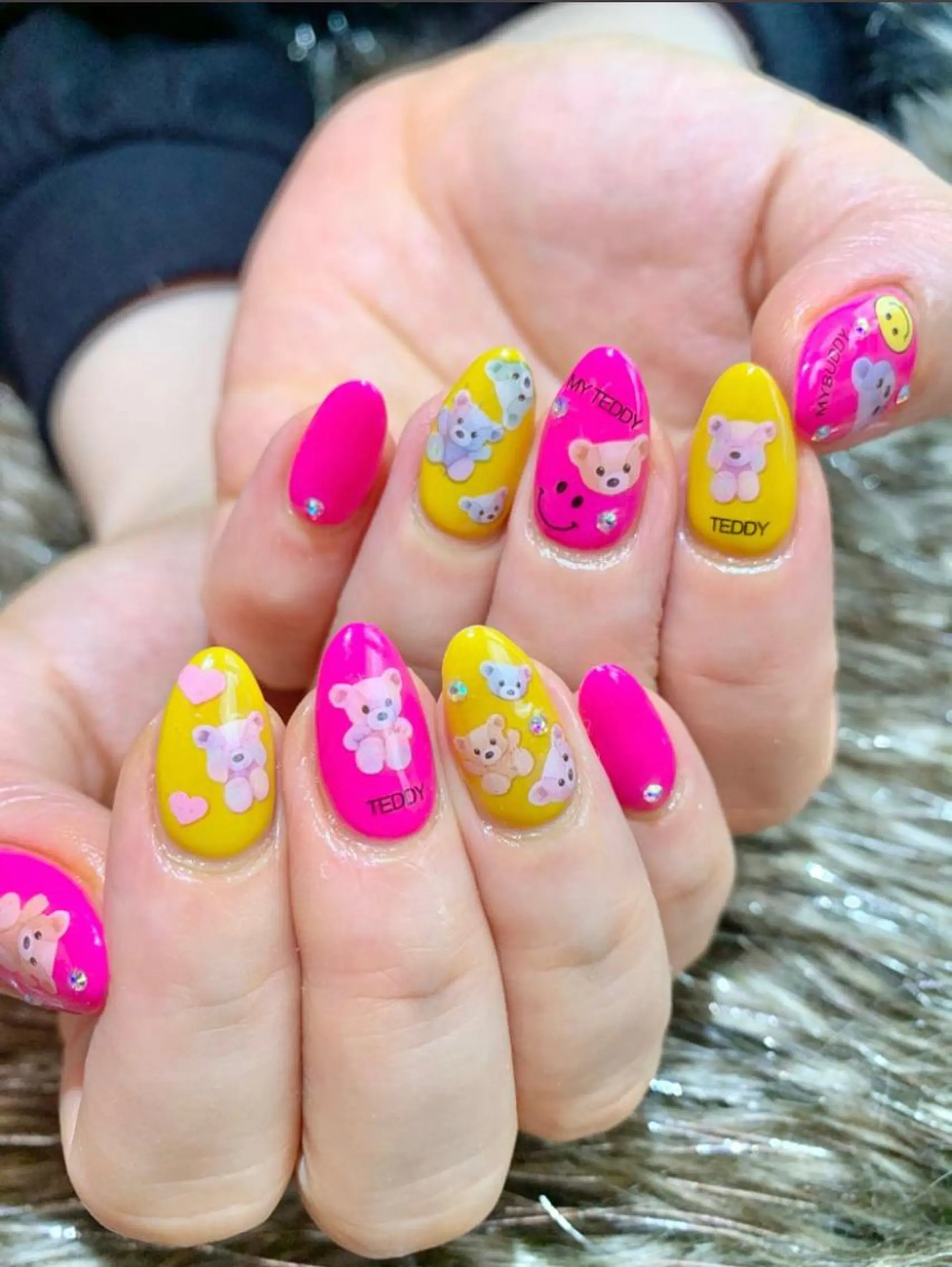 ネイル ハンドネイル ハンドケア 🌙都岡 ムーンネイルのネイルデザイン