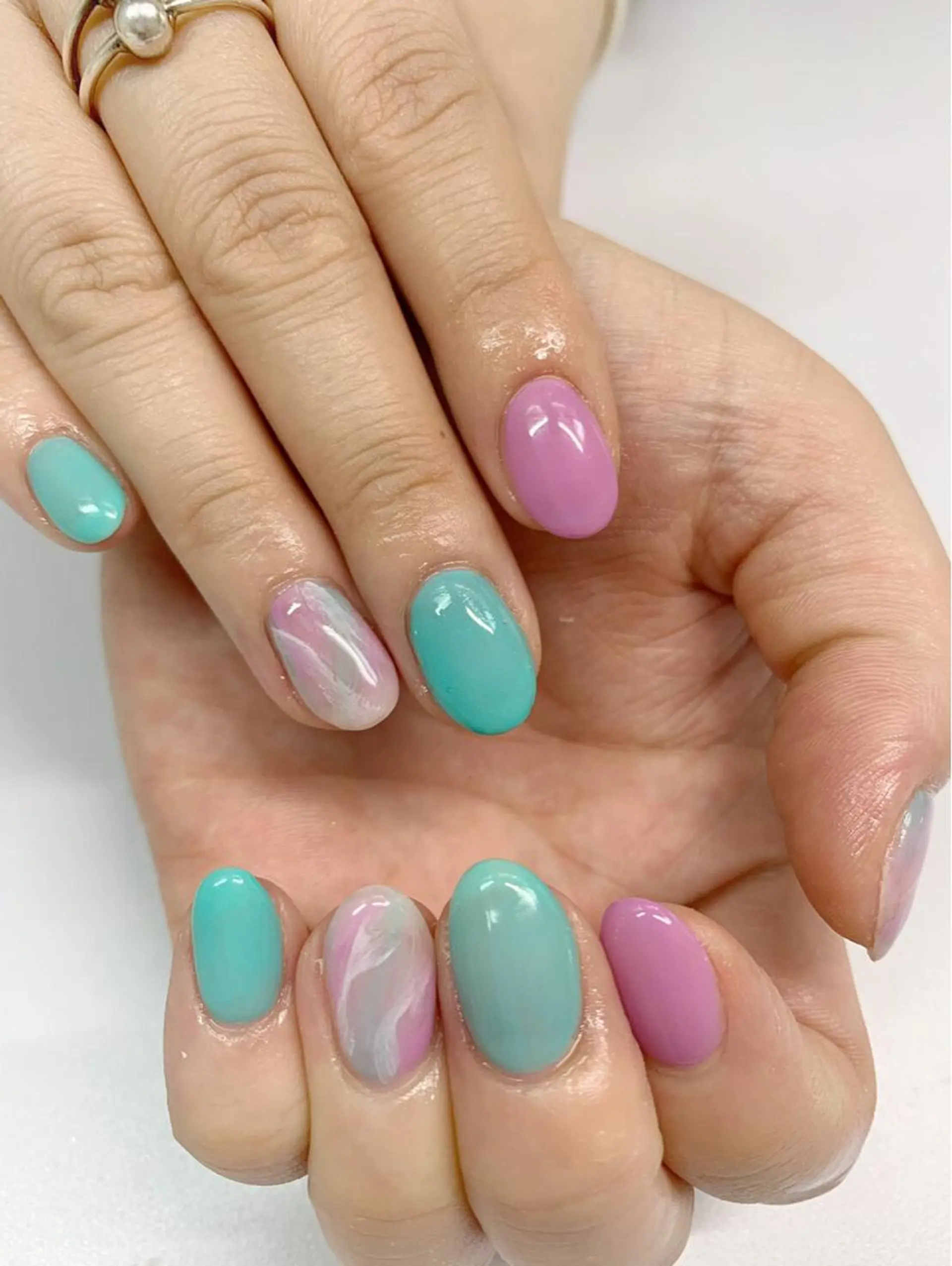 ネイル フットネイル グリーン オフィスネイル ワンカラーネイル 春ネイル Lily Roseスタッフ一同のマツエク・マツパデザイン