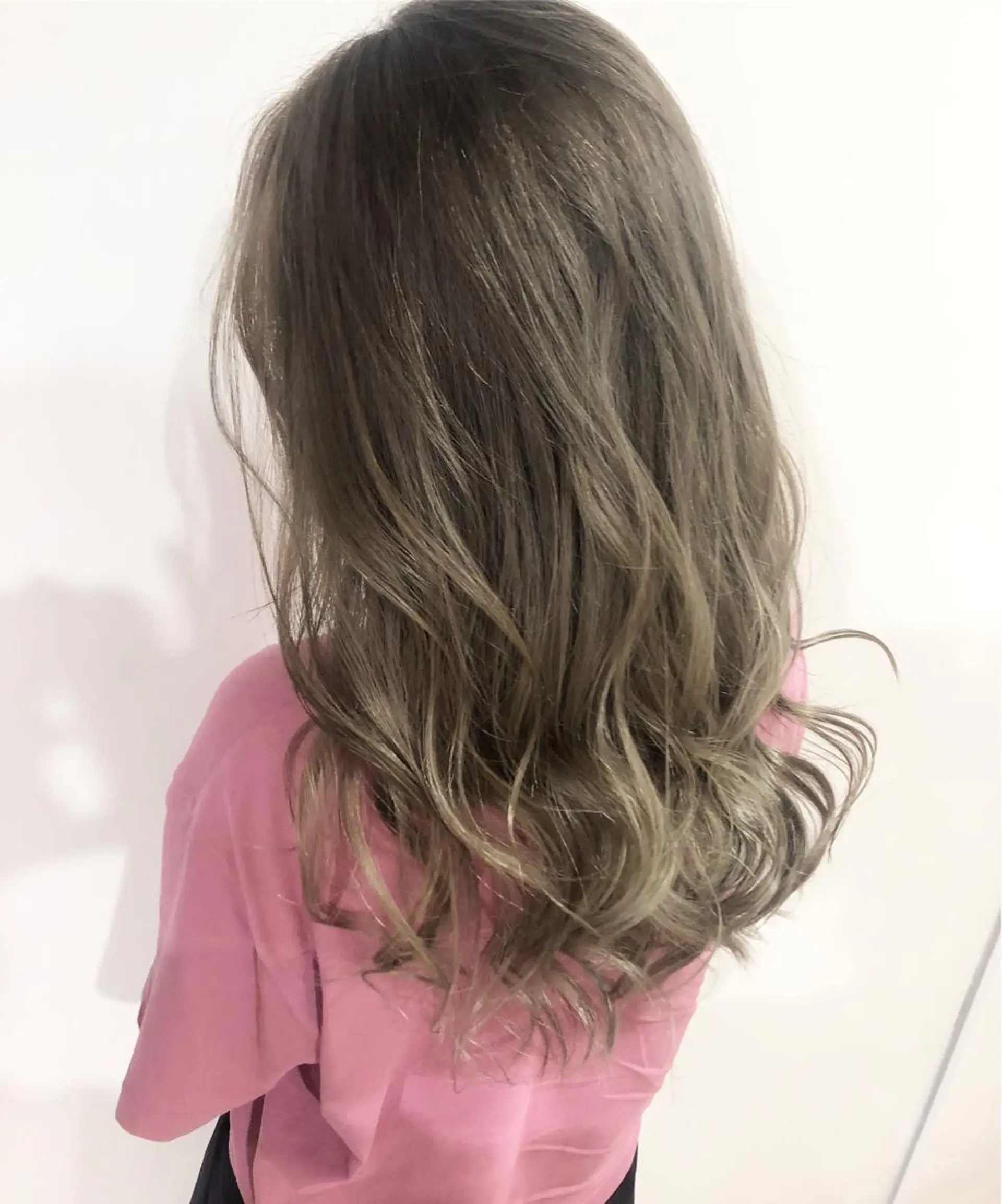 ミディアム ハイライト 似合わせカット トリートメント 夜23時まで予約🉑 reverieあきらのヘアスタイル