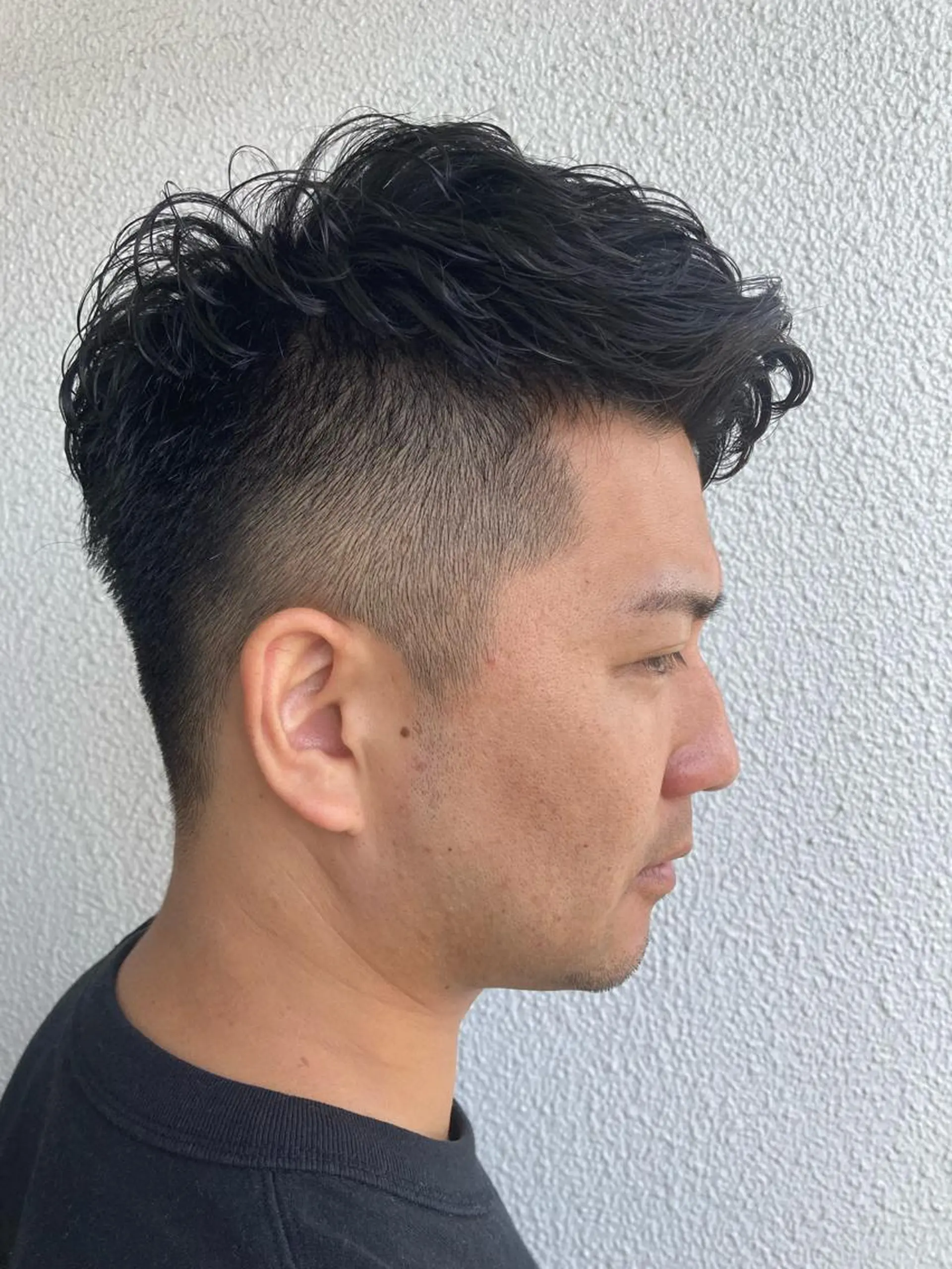 ショート パーマ メンズ アップバング メンズパーマ カット パーマ 内村 純也のヘアスタイル