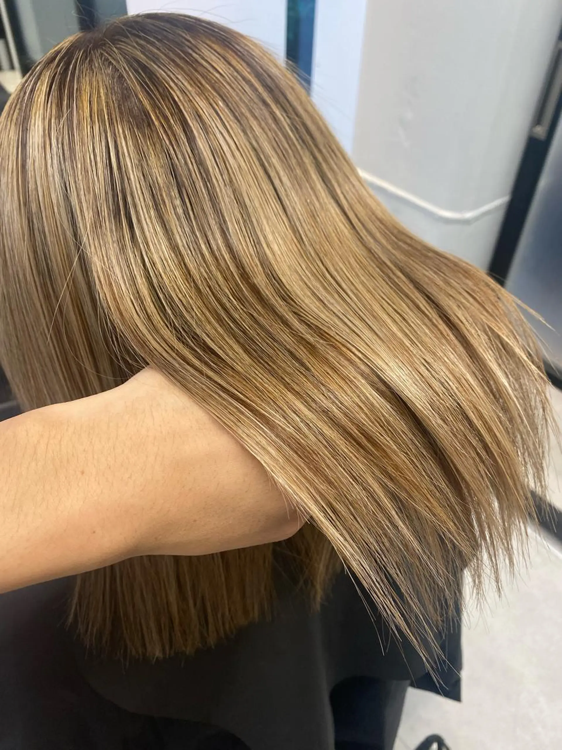 ミディアム ヘアアレンジ 髪質改善 トリートメント トリートメント 髪質改善×ハイトーン 中田啄也のヘアスタイル