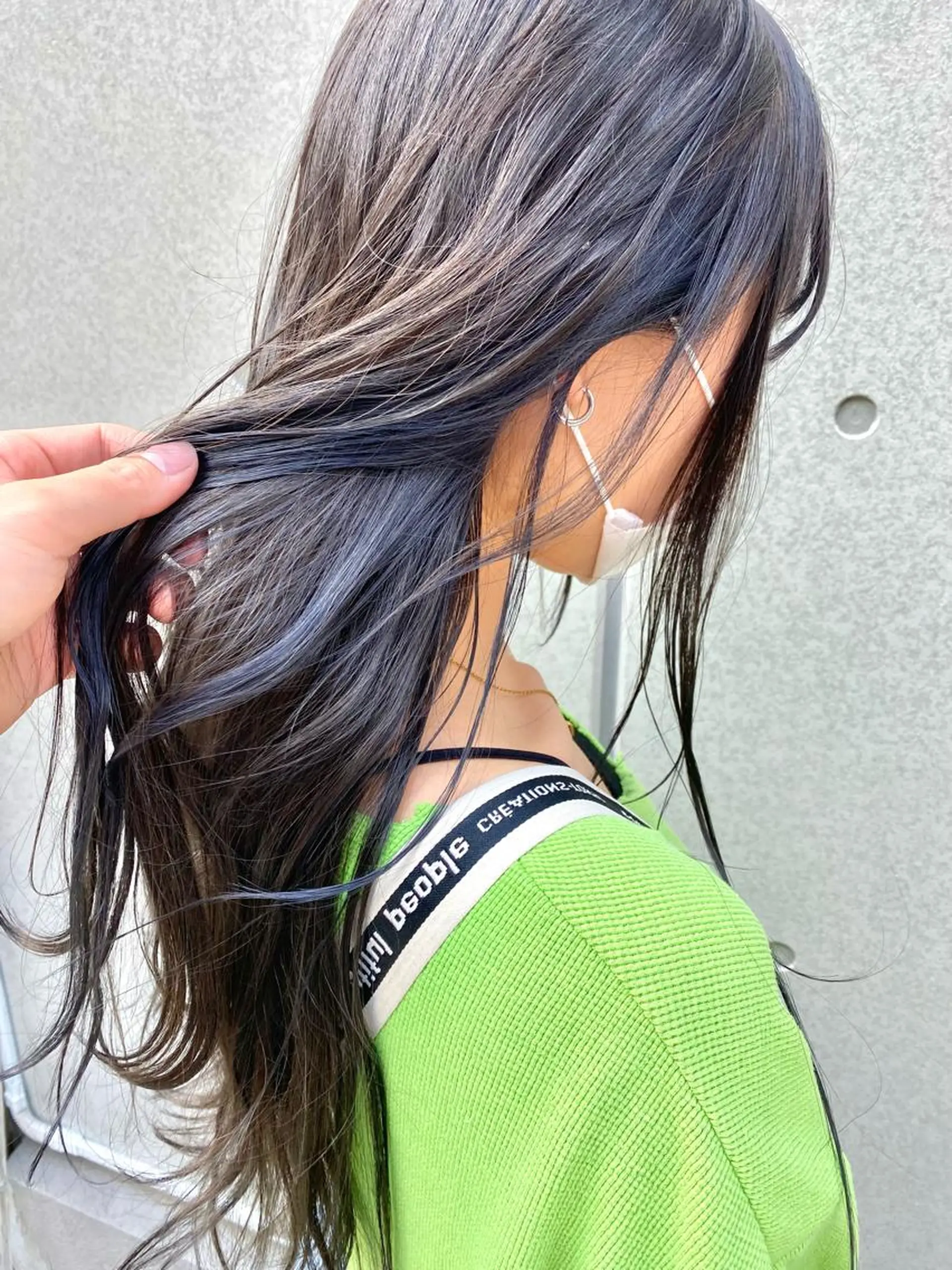 ロング カラー アッシュ ネイビーカラー ヘアカラー トリートメント KEN KENのヘアスタイル