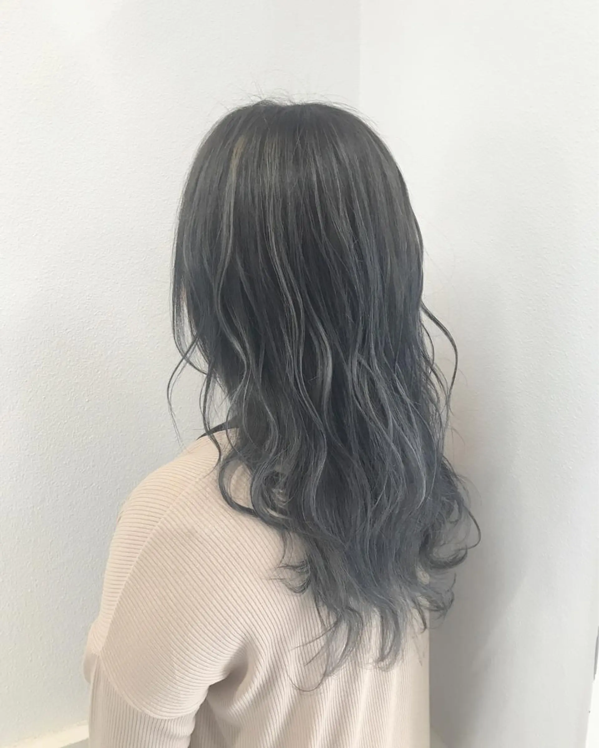 セミロング カラー ヘアアレンジ ブリーチ ブルーカラー ハイトーンカラー ブリーチなしカラー シルバー ヘアカラー トリートメント GiseL天神カラー 髪質改善/ブリーチのヘアスタイル