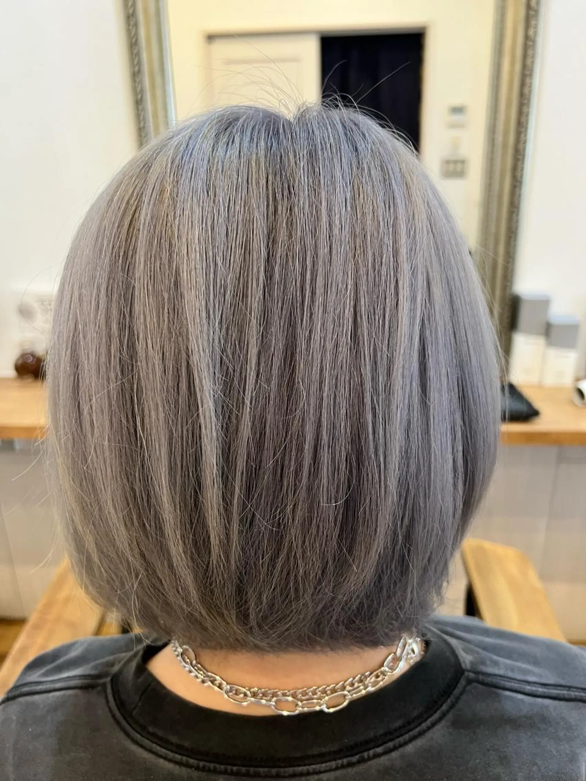 ミディアム カラー グレージュ 🐰ハイトーンカラー 畠山　渡🐰のヘアスタイル