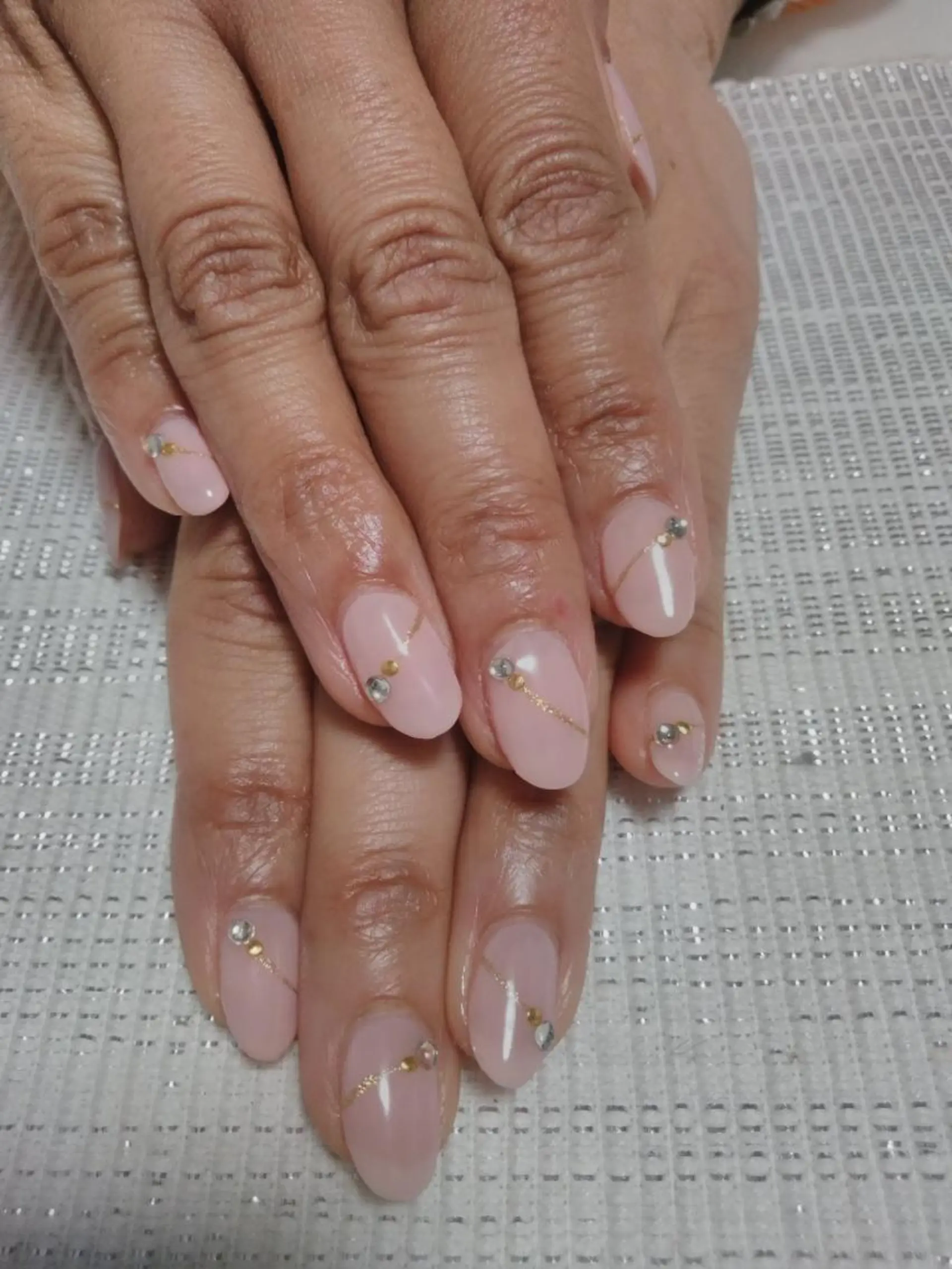 ネイル エステとネイル ローズコンフォートのネイルデザイン