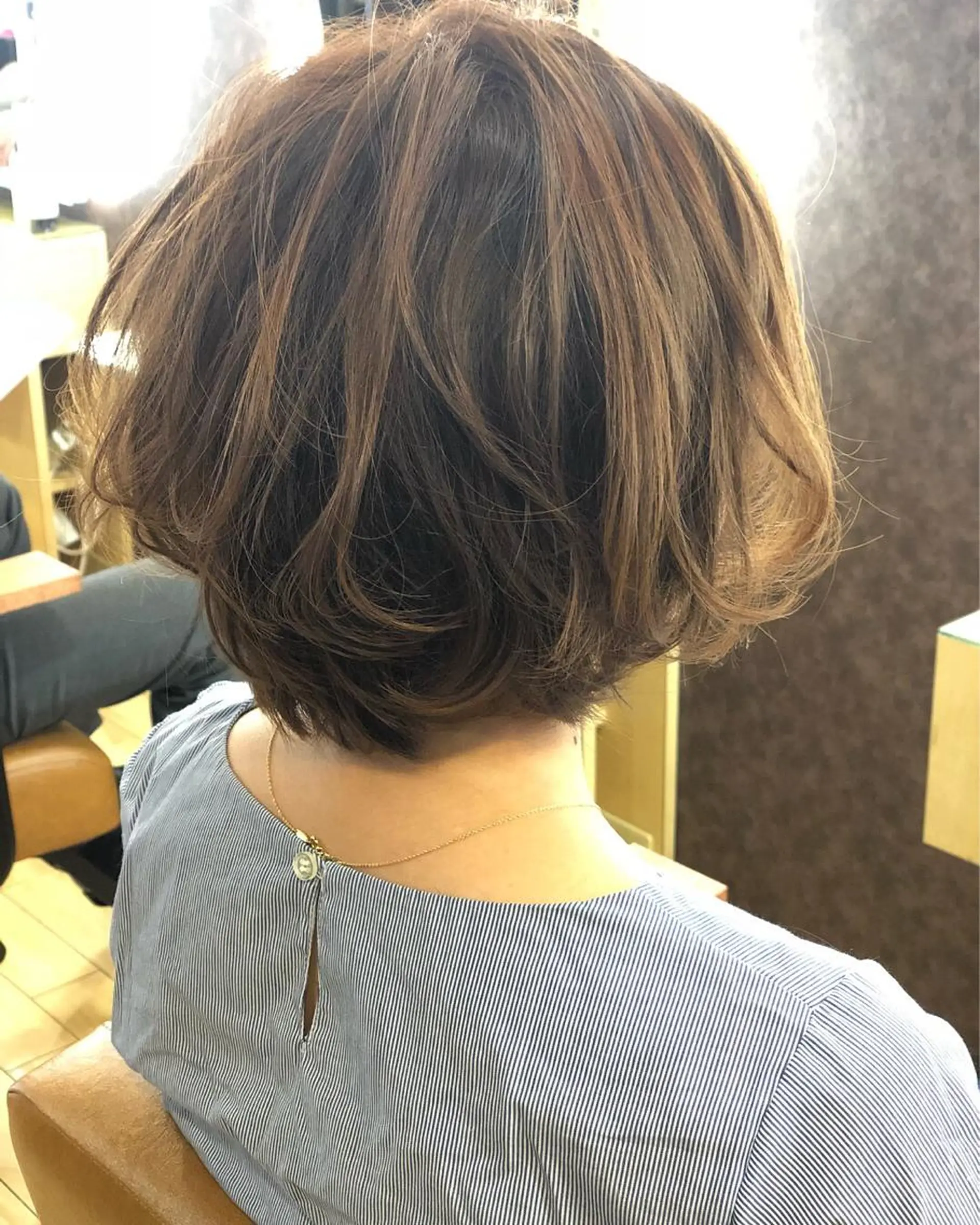 ショート カラー 小倉 教志のヘアスタイル