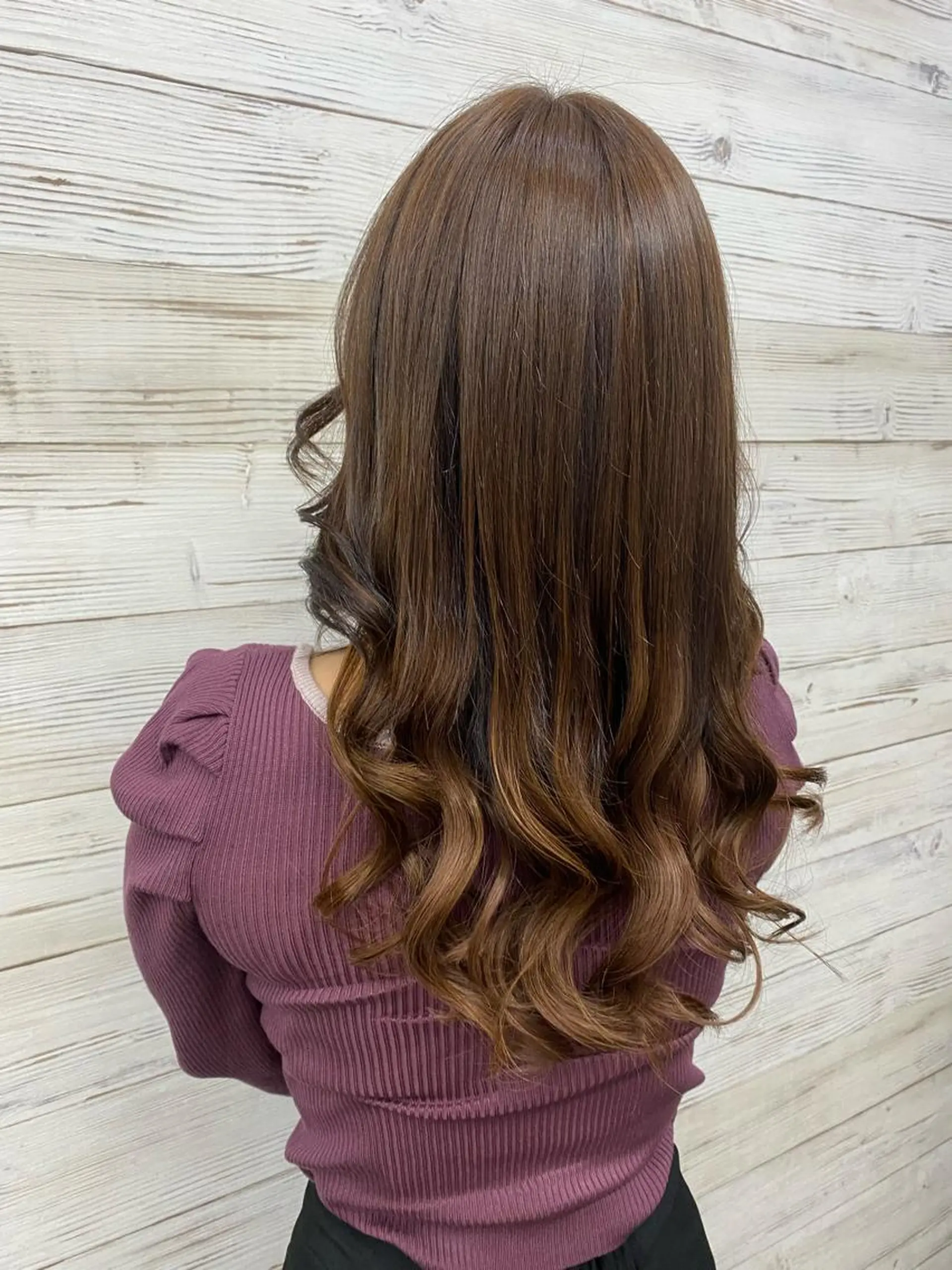 セミロング カラー ヘアアレンジ ショートボブ 編み込みエクステ シールエクステ セミロングパーマ バレイヤージュ LAVENDIA 初音のヘアスタイル