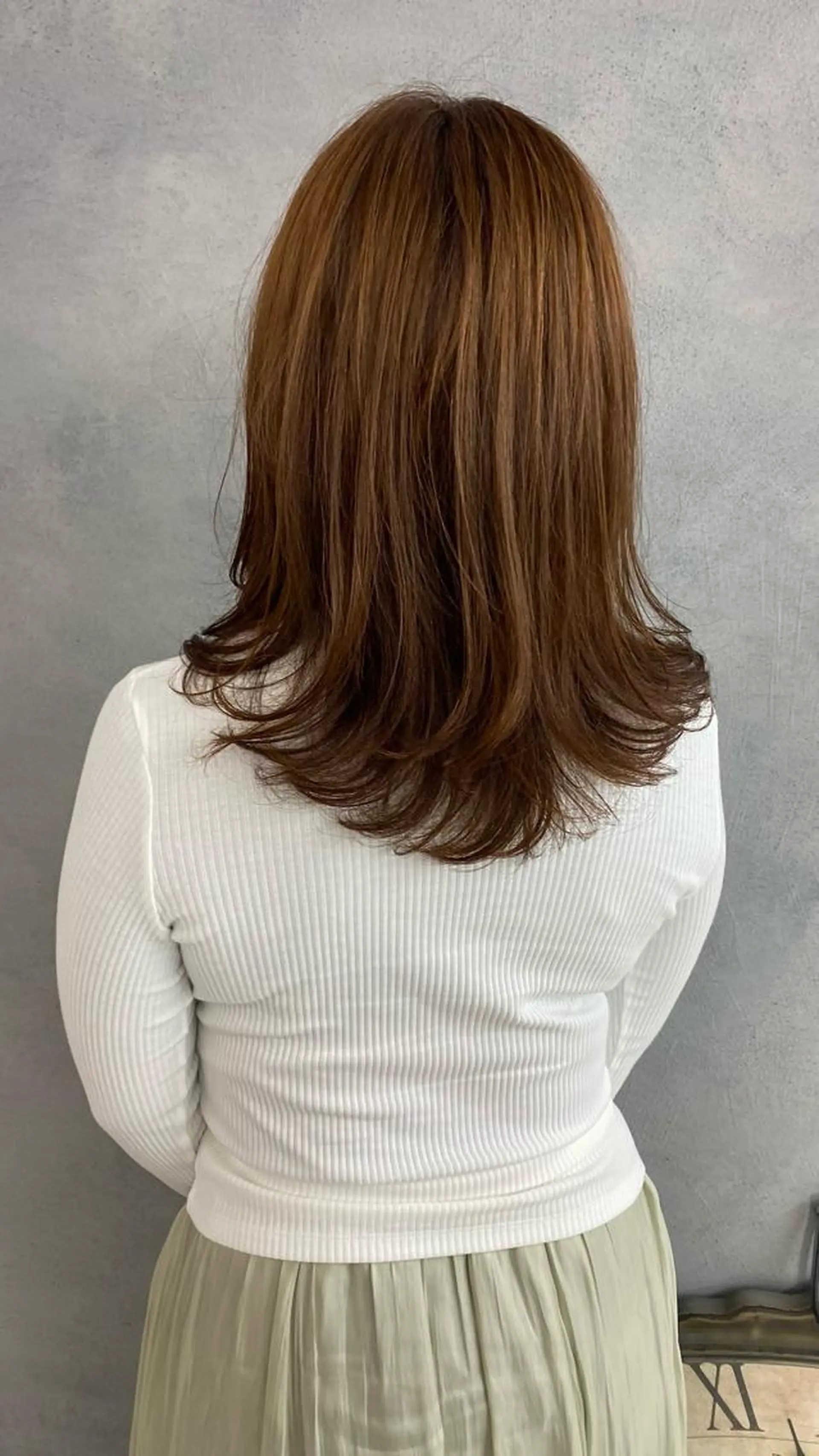 ミディアム 嶋田 久純のヘアスタイル