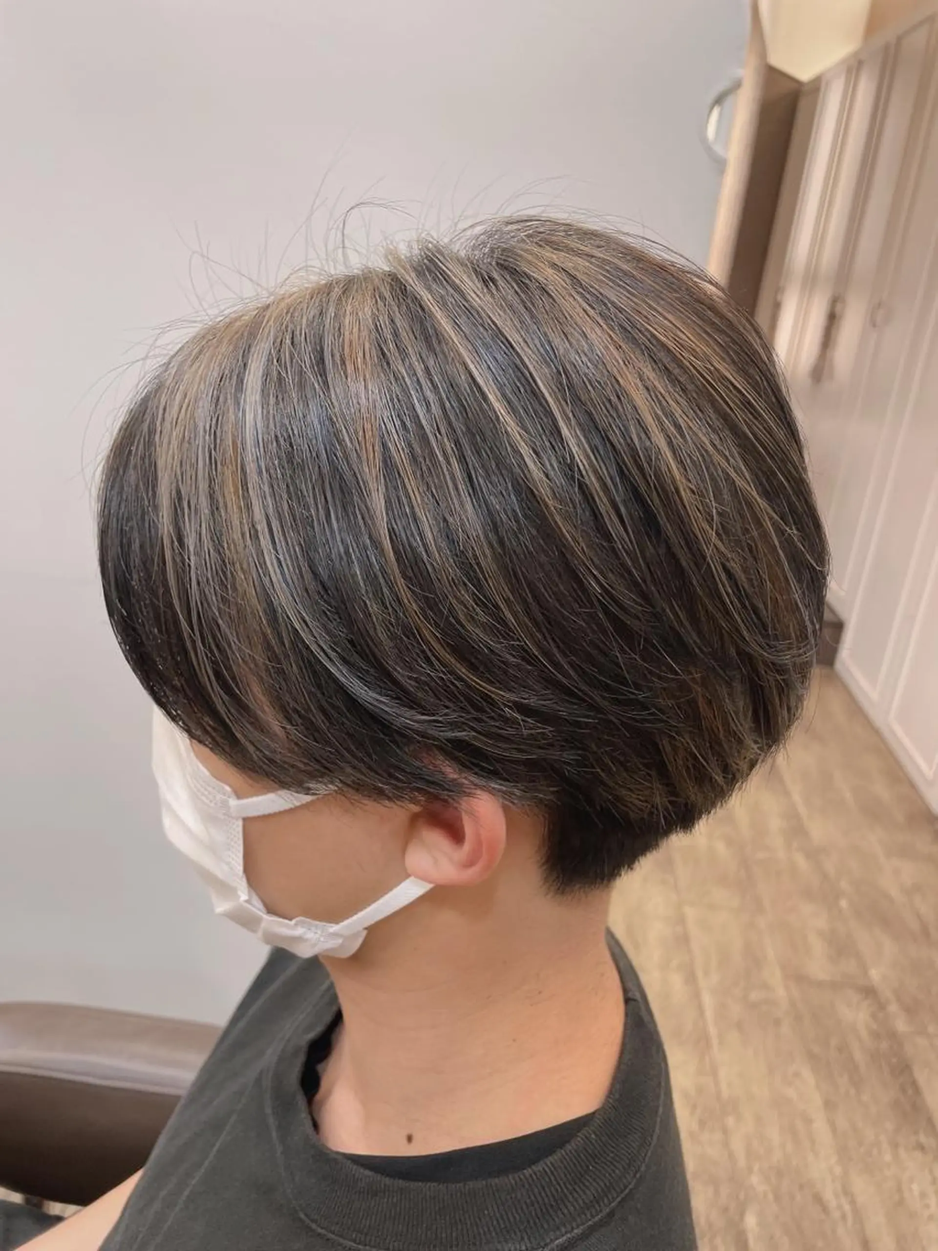 ショート メンズ メンズハイライト ハイライト カット ヘアカラー 尚平 40代からの 髪質改善専門のその他イメージ