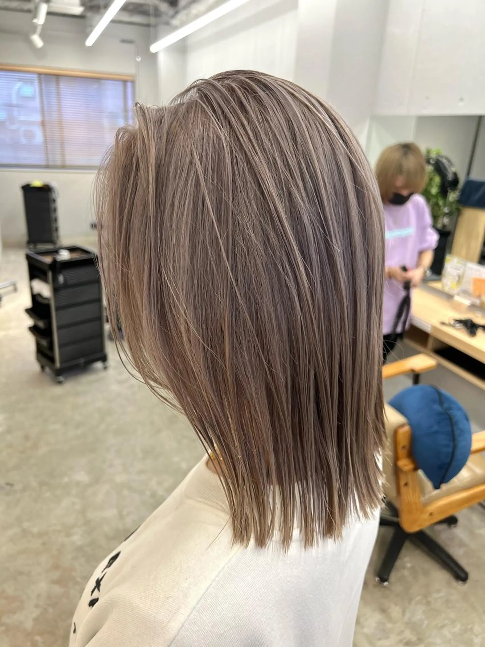 ミディアム カラー シルバー ヘアカラー トリートメント 代表　YUKI ☆のヘアスタイル