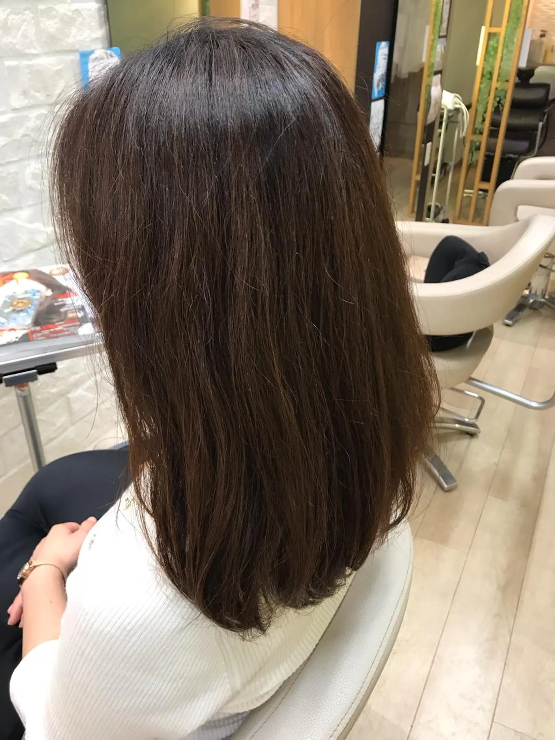 ミディアム 🪽大人色気レイヤー 美髪縮毛 金山🪽のヘアスタイル