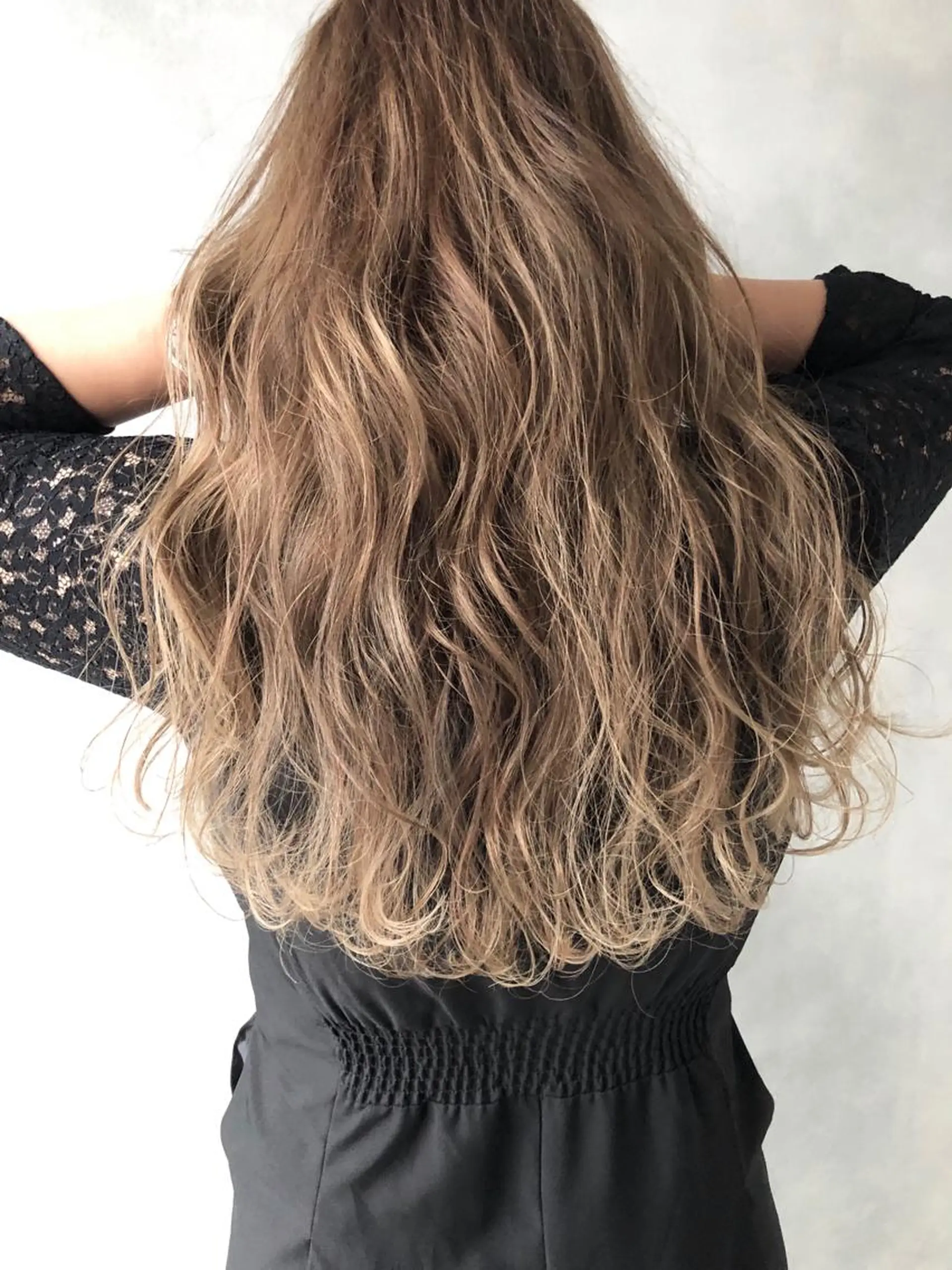 ロング ハイライト 小澤大輔 YOLO hairのヘアスタイル