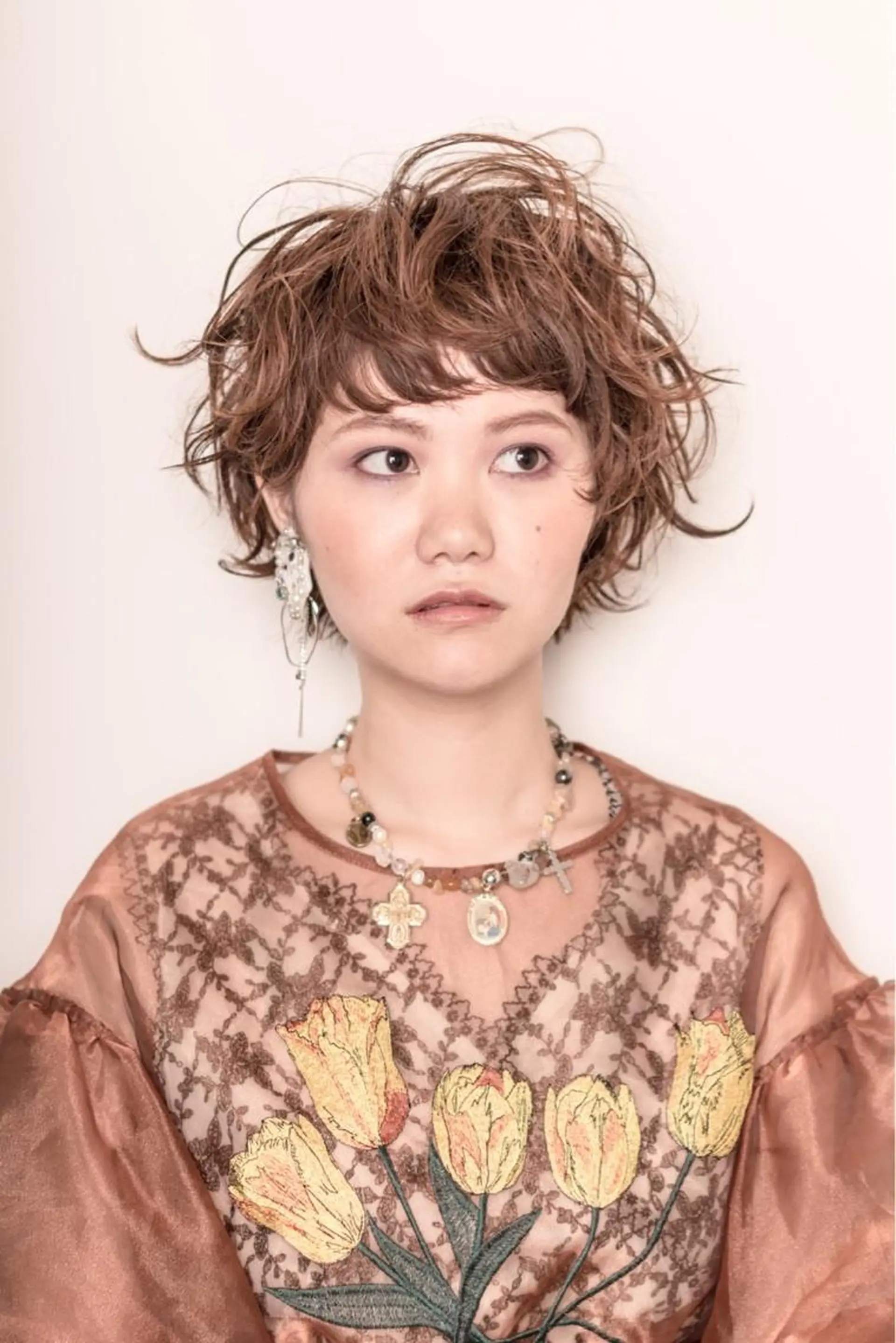 ミディアム カラー パーマ ミディアムパーマ ボブ AND THE BRICKS所属・AND THE BRICKS北川珠紀の眉毛・アイブロウイメージ