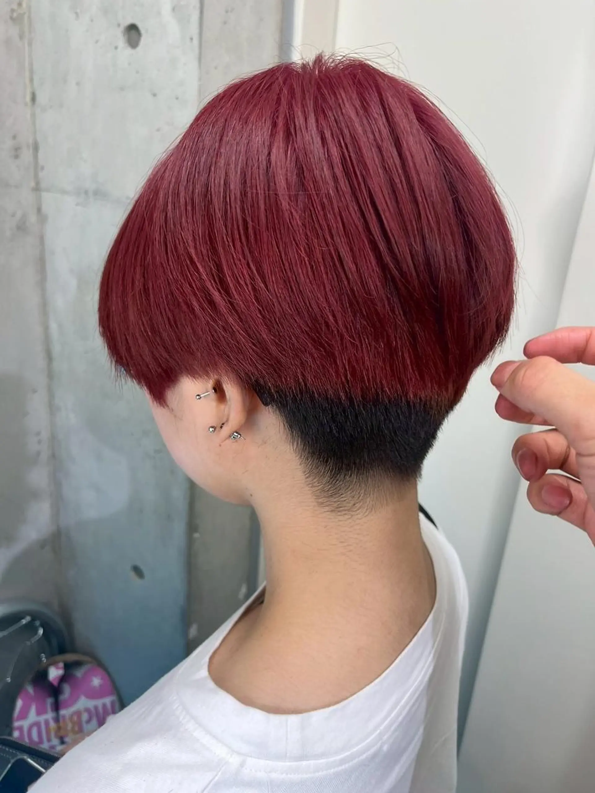 カラー ウルフカットデザイン カラー特化アールイーのヘアスタイル