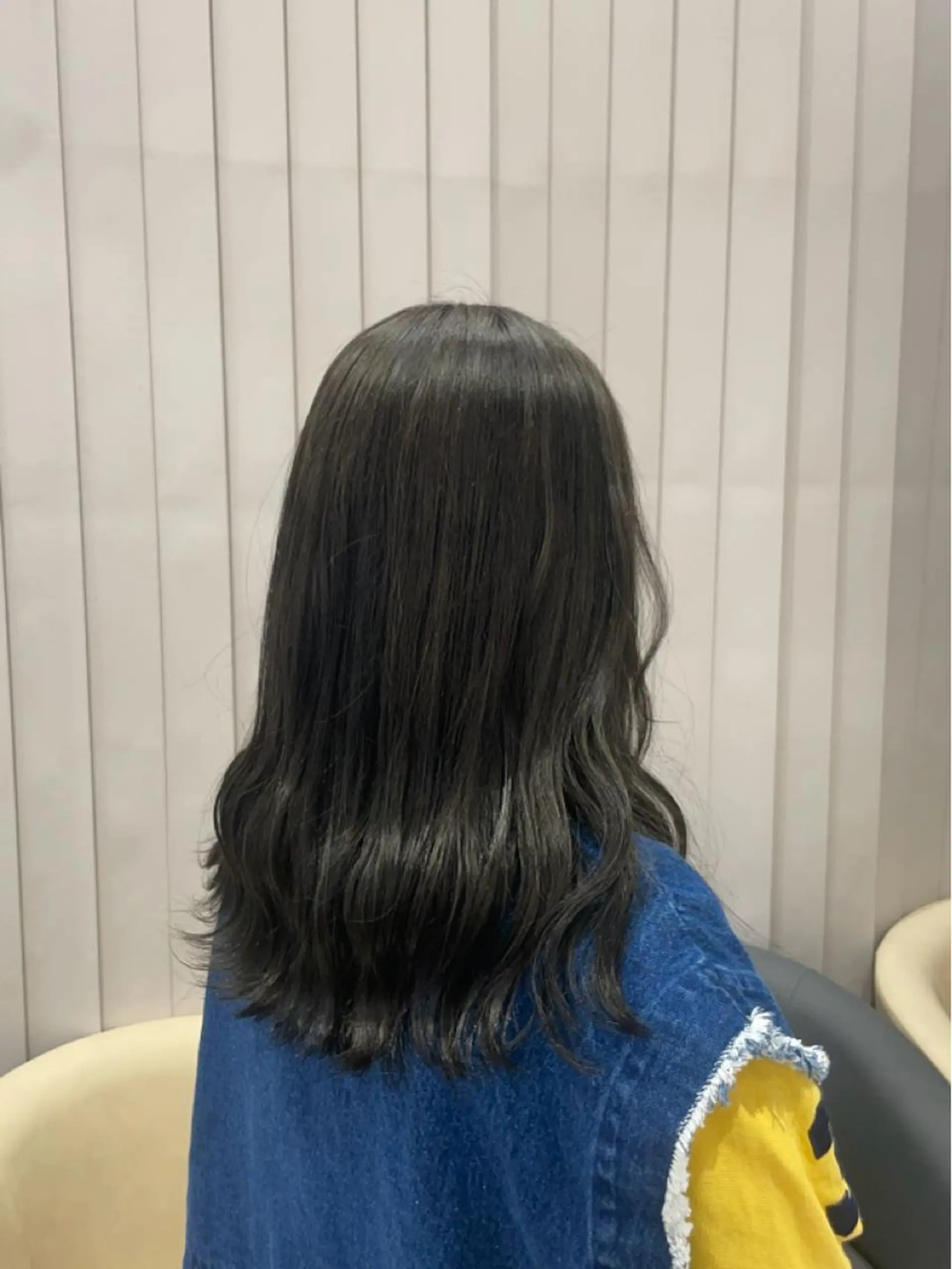 セミロング カラー グレージュ ハイトーンカラー オリーブグレージュ オリーブグレー クロスパーマ/うる艶 カラー/Kurumiのヘアスタイル