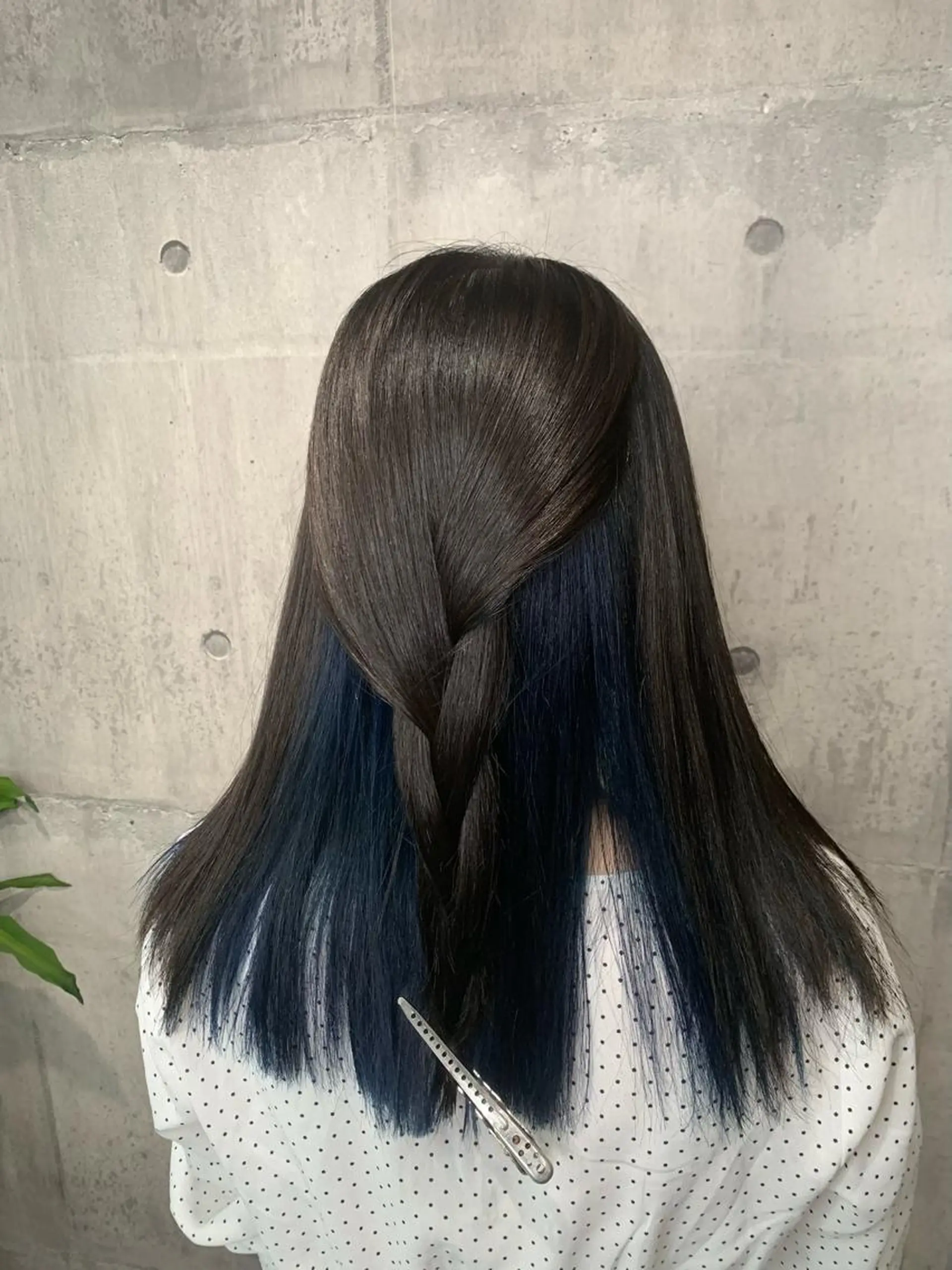 セミロング カラー 黒髪 ブルーカラー ブルーブラック mimiiy梅田 中崎町ハイトーンのヘアスタイル