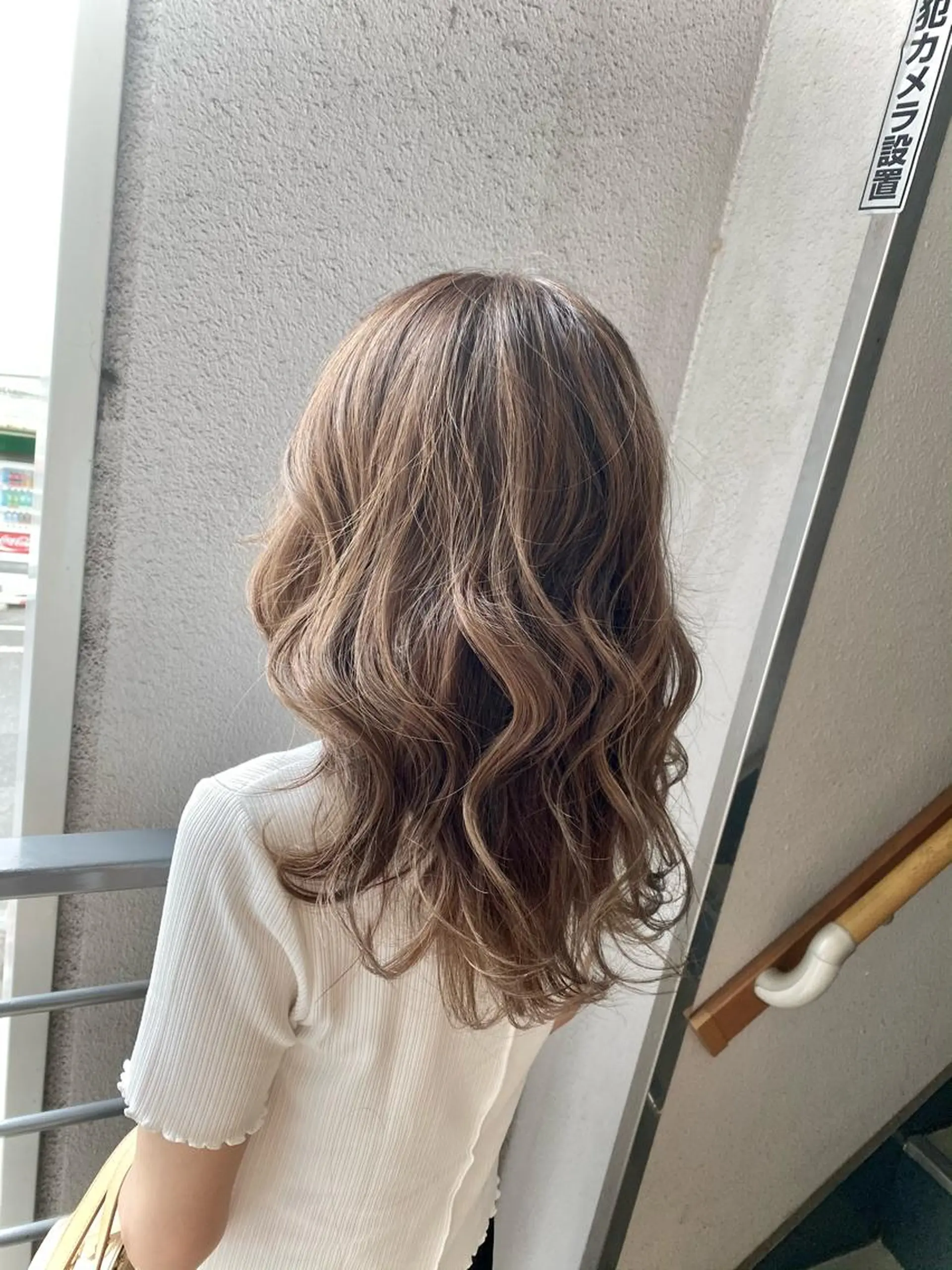 ロング カラー バレイヤージュ グレージュ ハイライトカラー ハイライト レイヤーカット カット ヘアカラー トリートメント Kazu .Kのヘアスタイル
